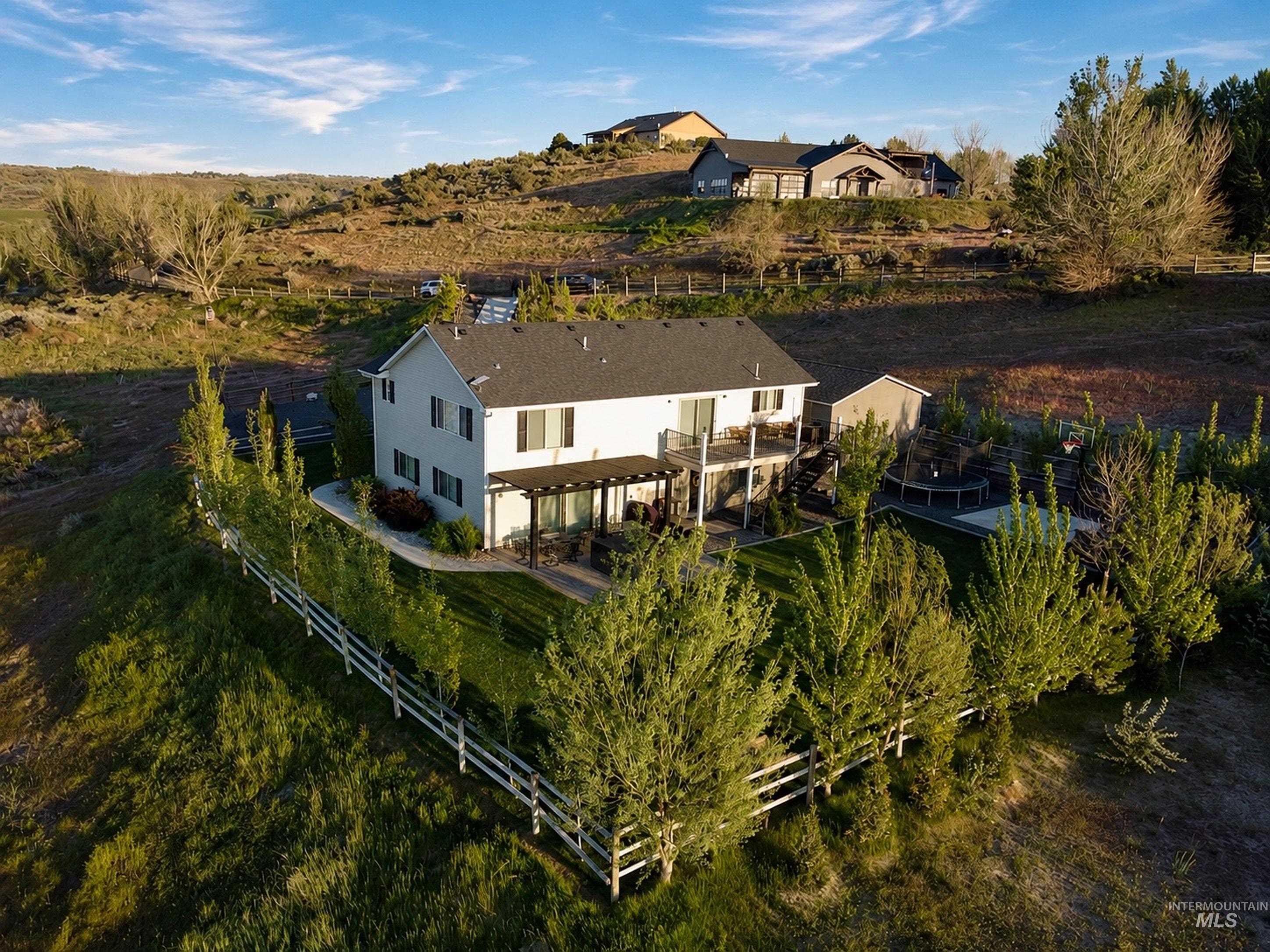4525 Snake River Mesa Rd, Buhl, Idaho 83316-5145, 5 Bedrooms, 3 Bathrooms, Residential For Sale, Price $735,000,MLS 98986823