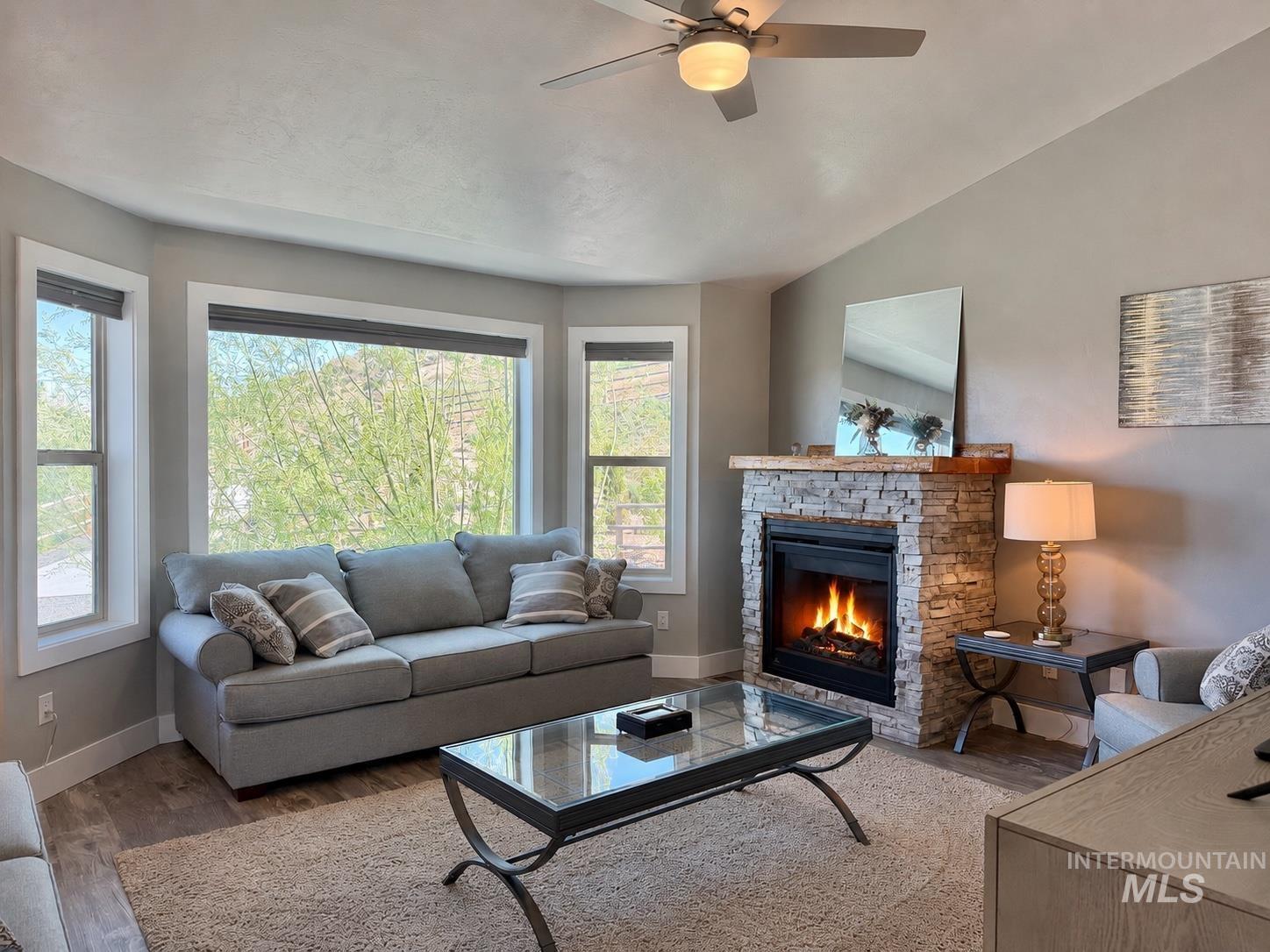 4525 Snake River Mesa Rd, Buhl, Idaho 83316-5145, 5 Bedrooms, 3 Bathrooms, Residential For Sale, Price $735,000,MLS 98986823