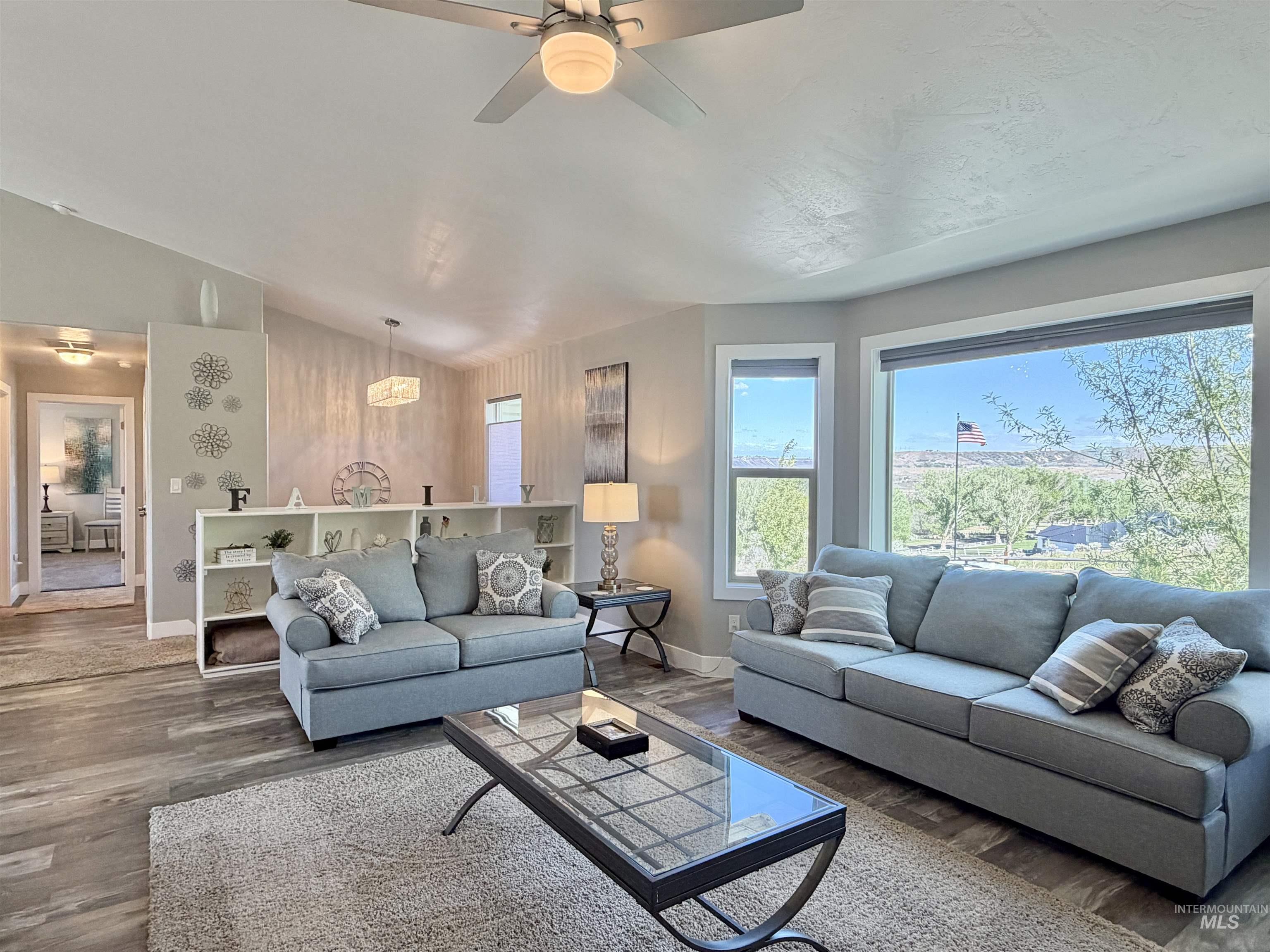 4525 Snake River Mesa Rd, Buhl, Idaho 83316-5145, 5 Bedrooms, 3 Bathrooms, Residential For Sale, Price $735,000,MLS 98986823