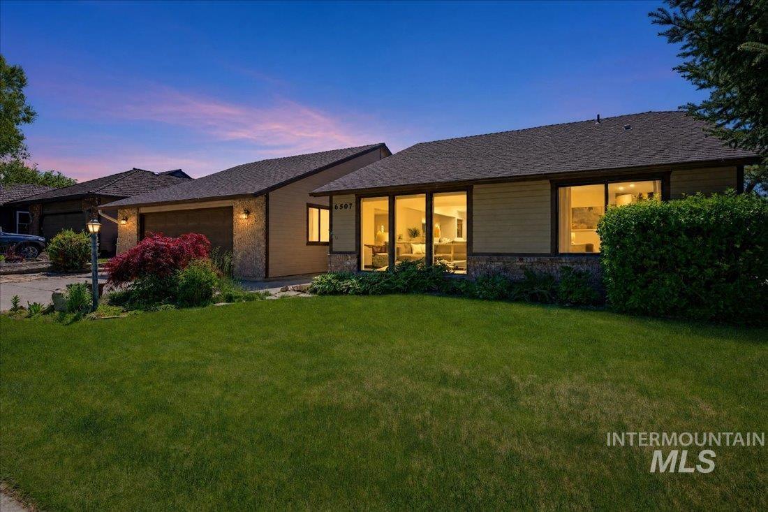 6507 W Summer Hill Drive, Boise, Idaho 83714, 3 Bedrooms, 2 Bathrooms, Residential For Sale, Price $619,000,MLS 98986828