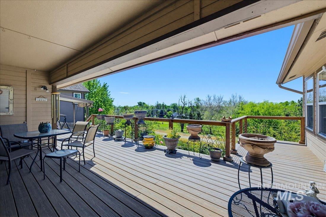 6507 W Summer Hill Drive, Boise, Idaho 83714, 3 Bedrooms, 2 Bathrooms, Residential For Sale, Price $619,000,MLS 98986828
