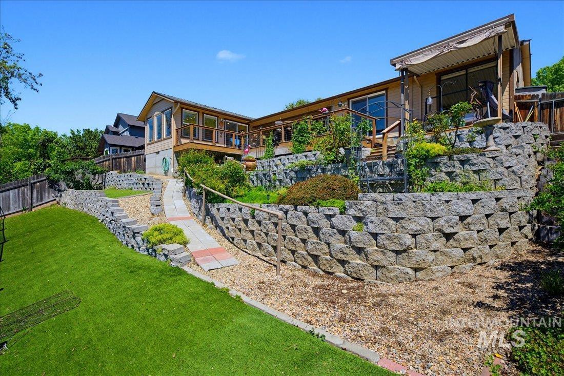 6507 W Summer Hill Drive, Boise, Idaho 83714, 3 Bedrooms, 2 Bathrooms, Residential For Sale, Price $619,000,MLS 98986828