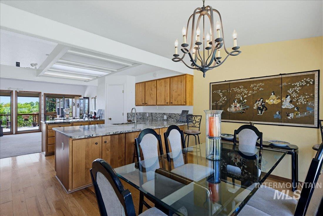 6507 W Summer Hill Drive, Boise, Idaho 83714, 3 Bedrooms, 2 Bathrooms, Residential For Sale, Price $619,000,MLS 98986828