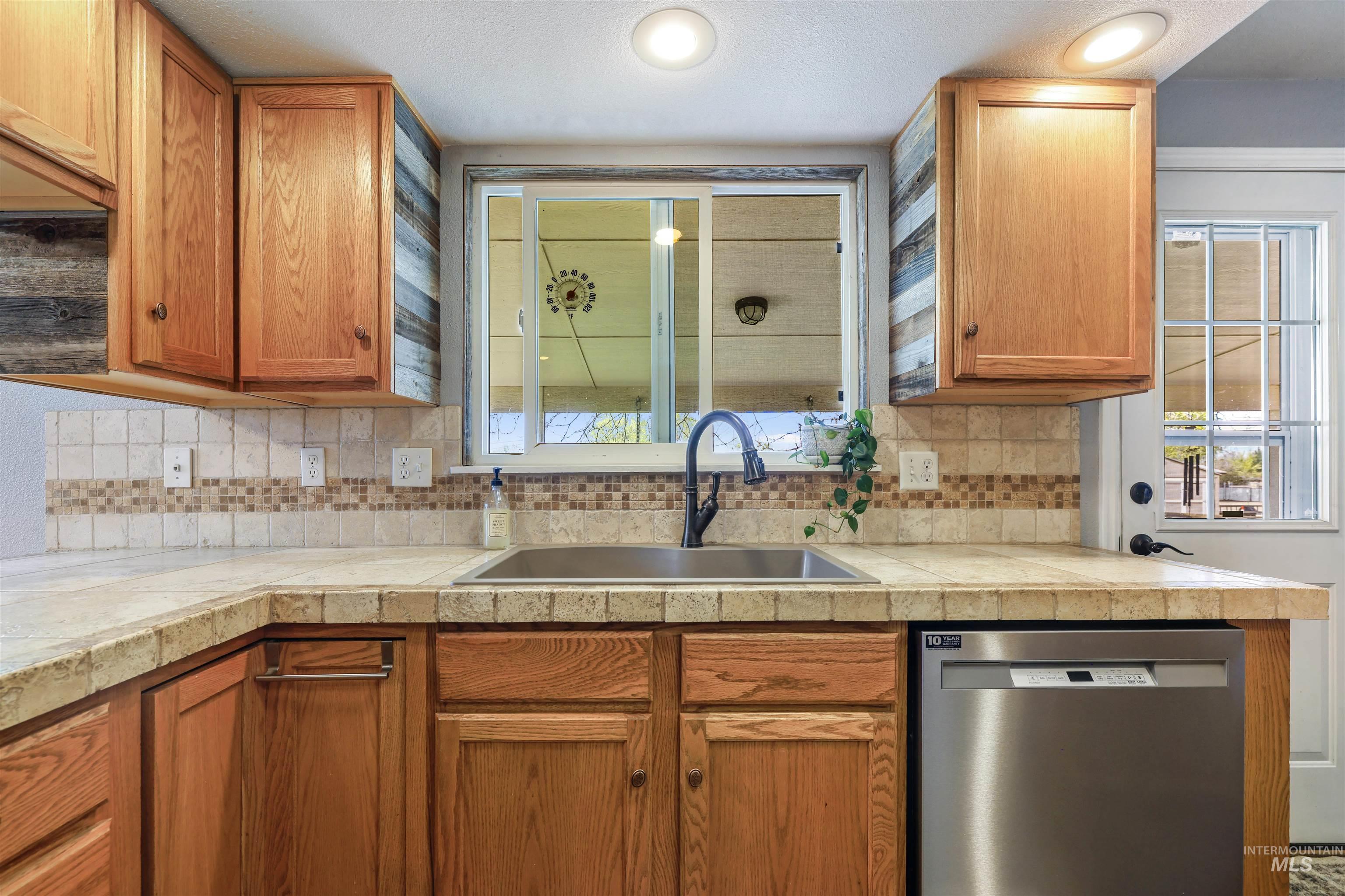 21 N Pit Lane, Nampa, Idaho 83687, 3 Bedrooms, 4 Bathrooms, Residential For Sale, Price $782,000,MLS 98986833