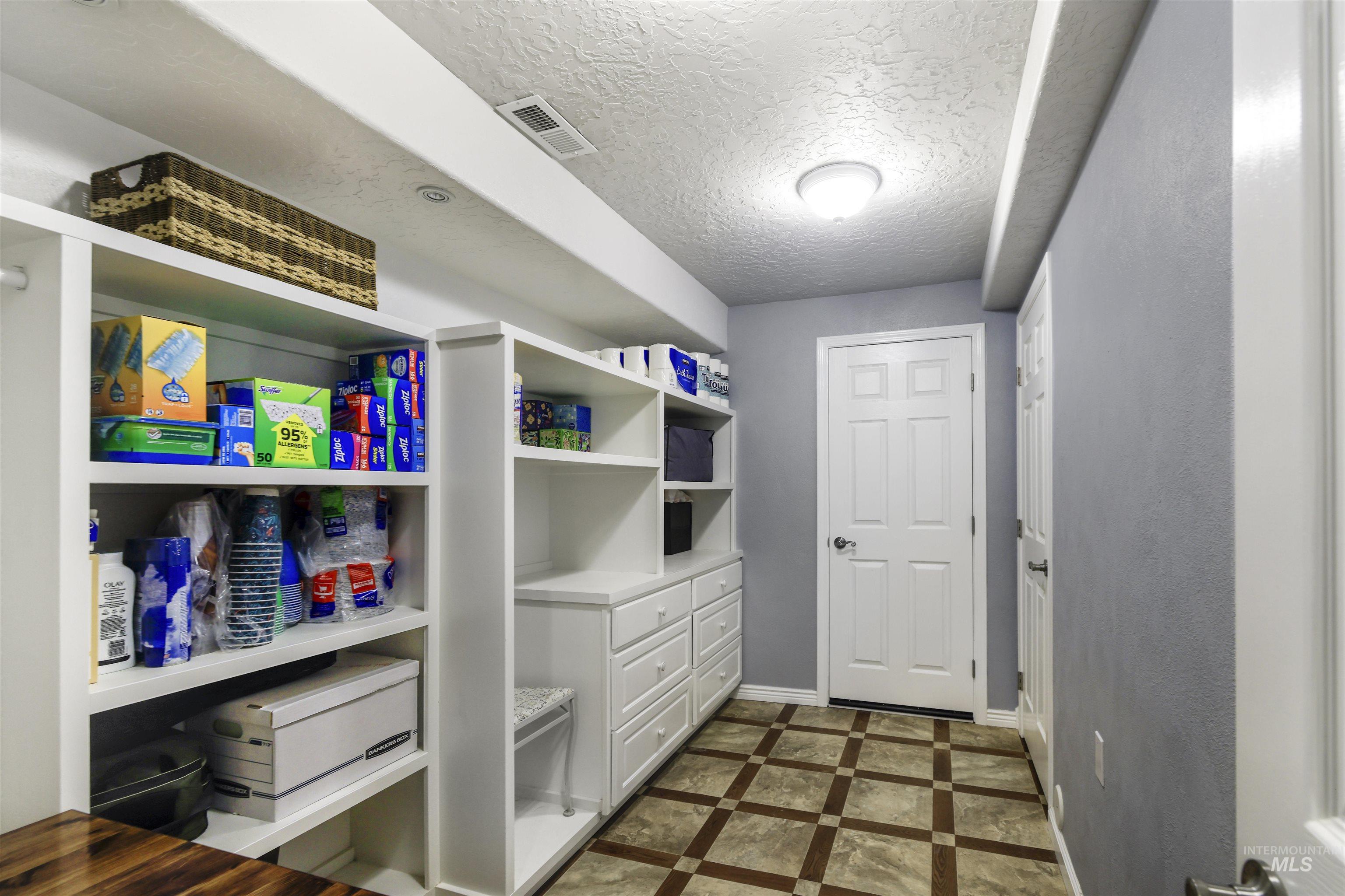21 N Pit Lane, Nampa, Idaho 83687, 3 Bedrooms, 4 Bathrooms, Residential For Sale, Price $782,000,MLS 98986833