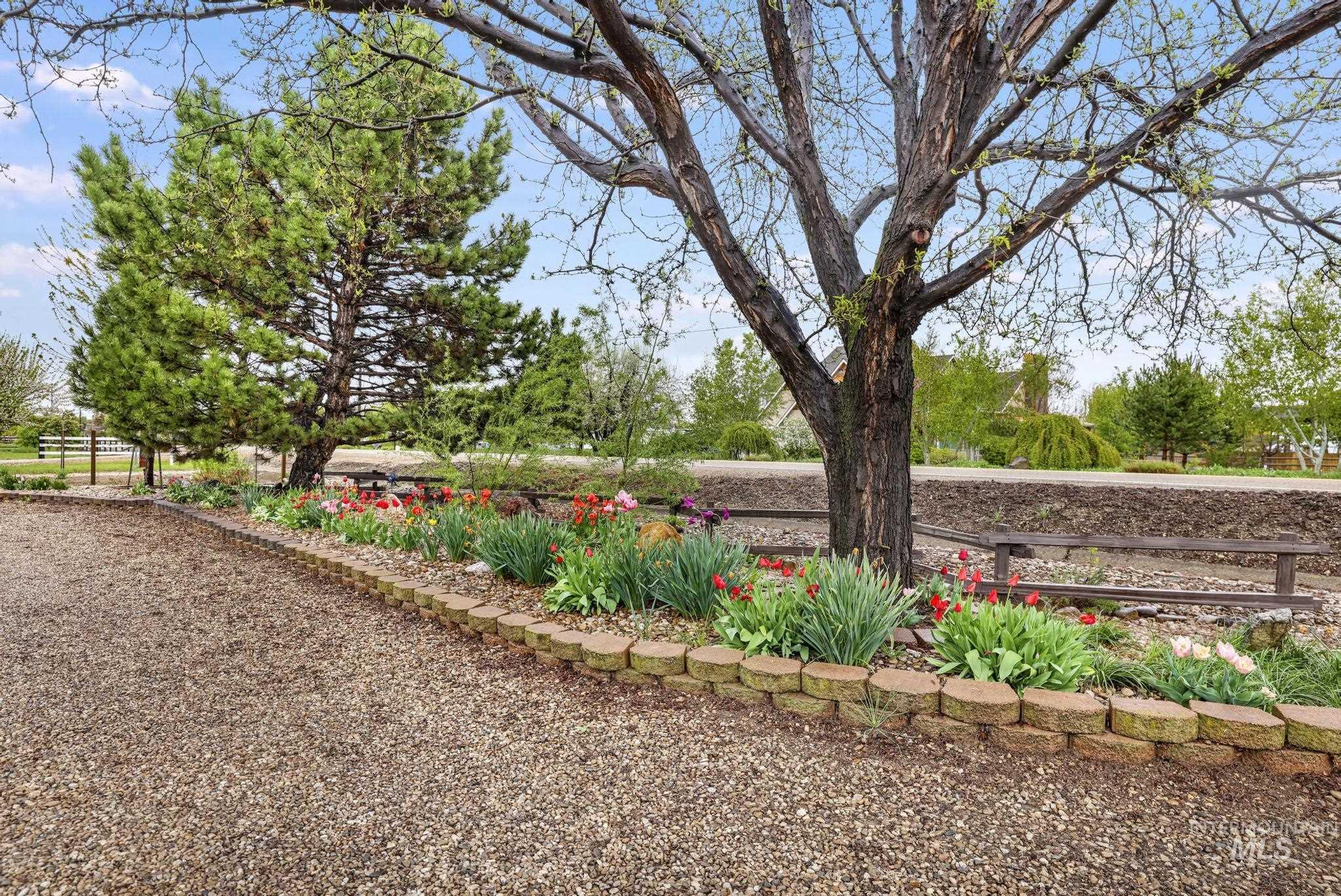 21 N Pit Lane, Nampa, Idaho 83687, 3 Bedrooms, 4 Bathrooms, Residential For Sale, Price $782,000,MLS 98986833