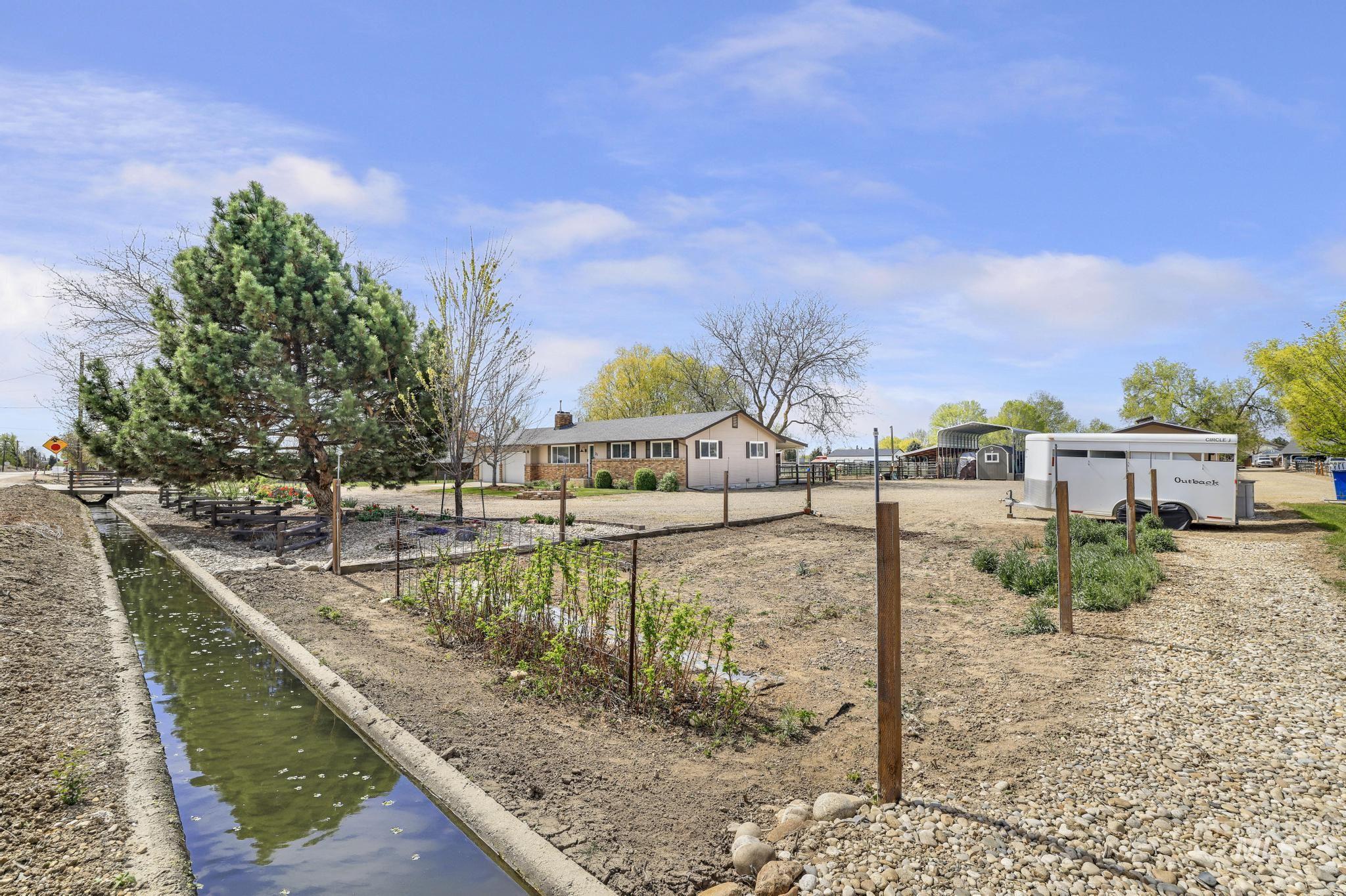 21 N Pit Lane, Nampa, Idaho 83687, 3 Bedrooms, 4 Bathrooms, Residential For Sale, Price $782,000,MLS 98986833