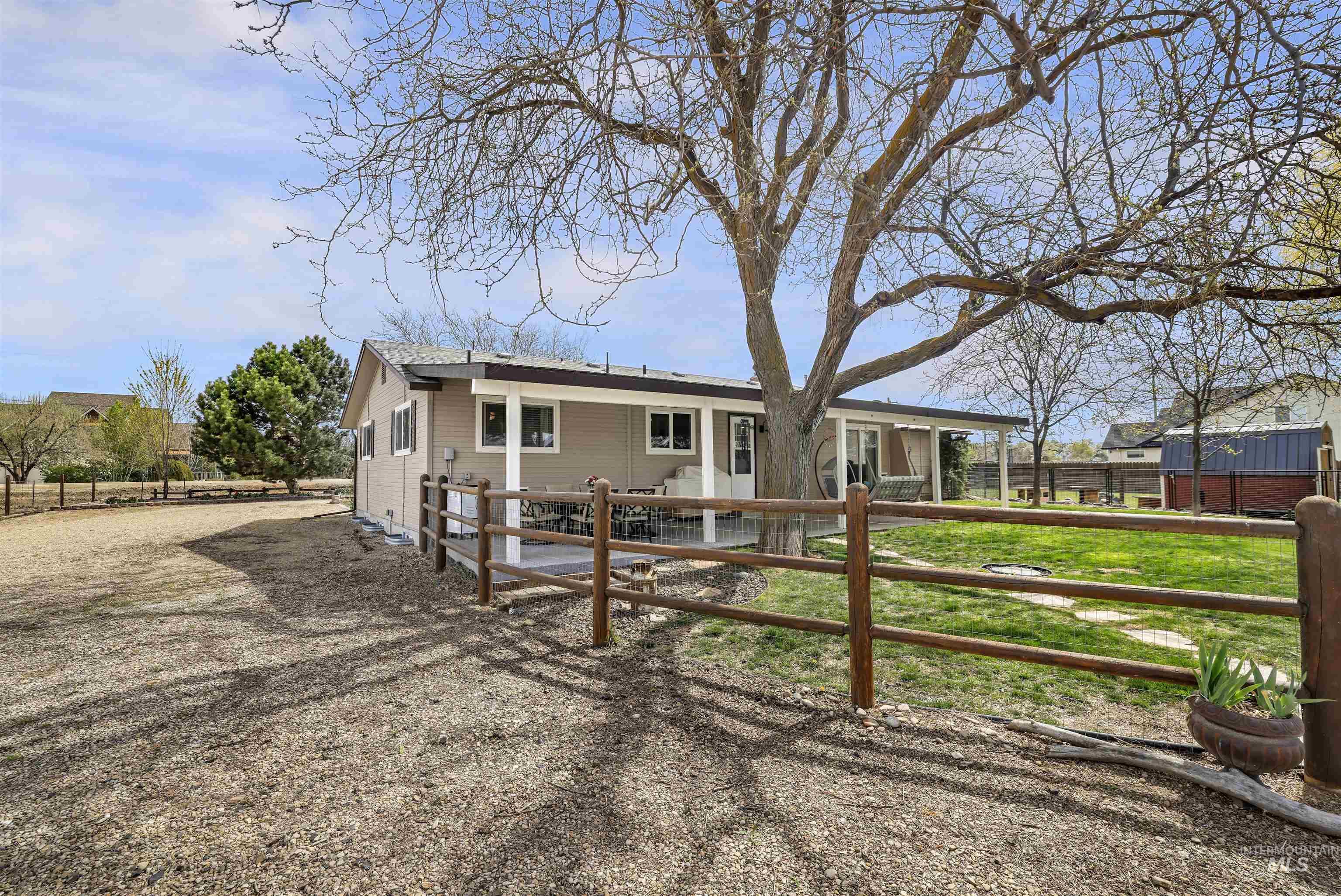 21 N Pit Lane, Nampa, Idaho 83687, 3 Bedrooms, 4 Bathrooms, Residential For Sale, Price $782,000,MLS 98986833