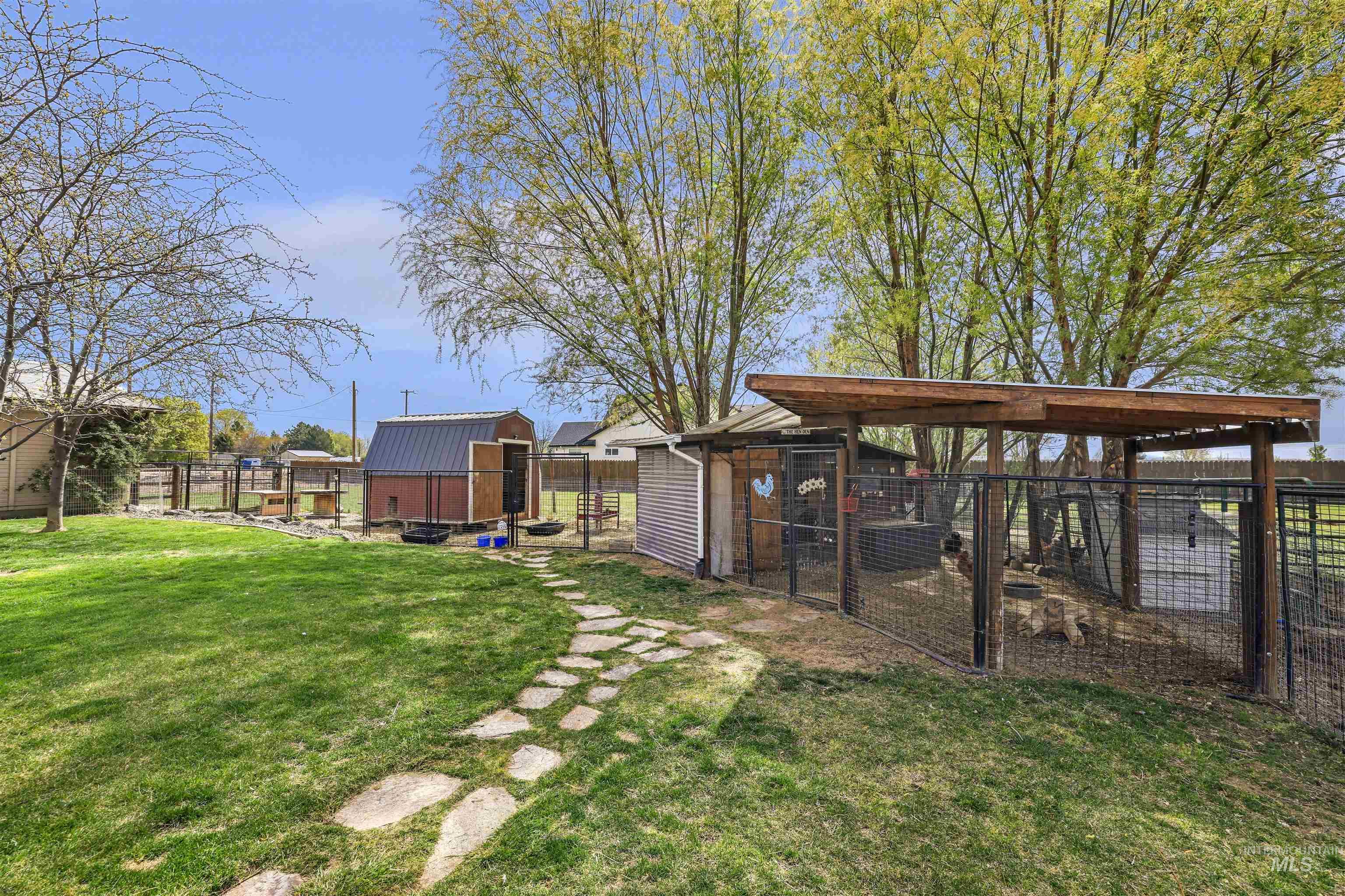 21 N Pit Lane, Nampa, Idaho 83687, 3 Bedrooms, 4 Bathrooms, Residential For Sale, Price $782,000,MLS 98986833