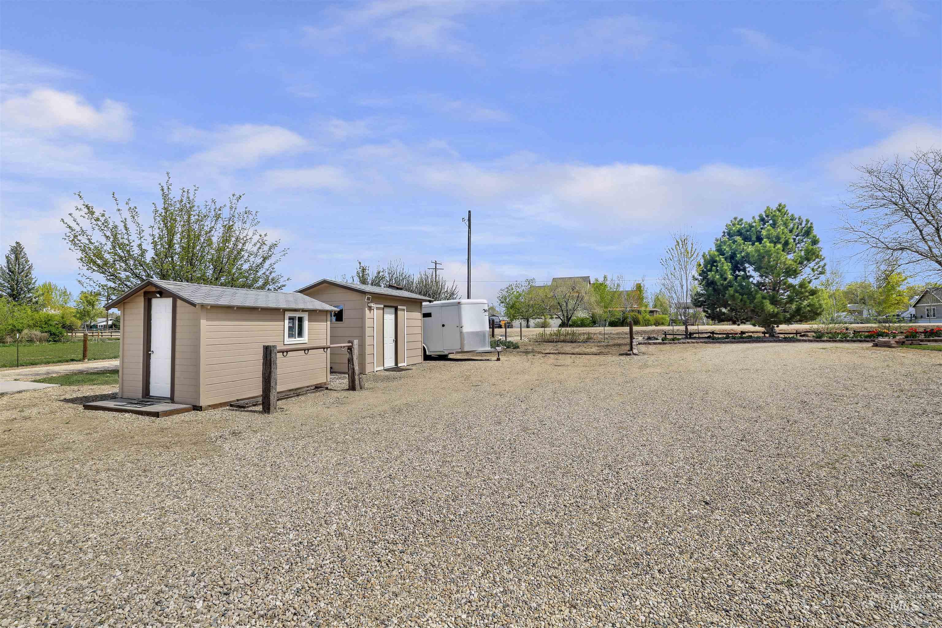 21 N Pit Lane, Nampa, Idaho 83687, 3 Bedrooms, 4 Bathrooms, Residential For Sale, Price $782,000,MLS 98986833