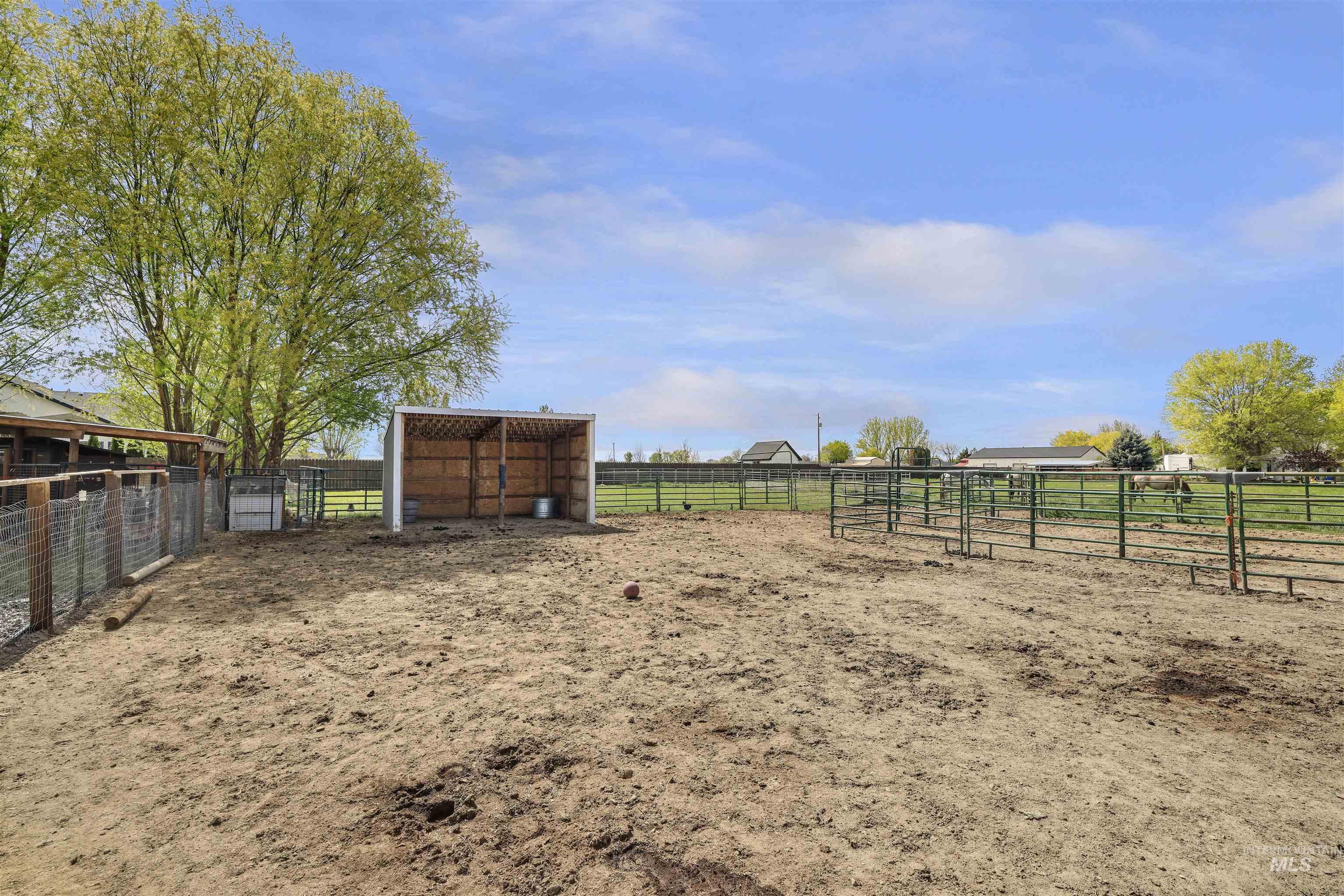 21 N Pit Lane, Nampa, Idaho 83687, 3 Bedrooms, 4 Bathrooms, Residential For Sale, Price $782,000,MLS 98986833