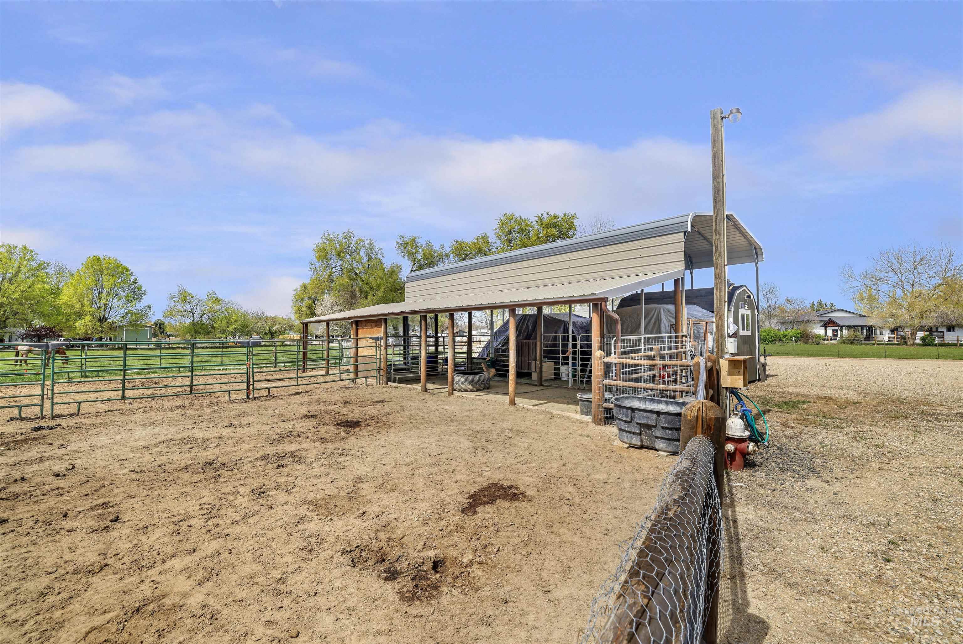 21 N Pit Lane, Nampa, Idaho 83687, 3 Bedrooms, 4 Bathrooms, Residential For Sale, Price $782,000,MLS 98986833