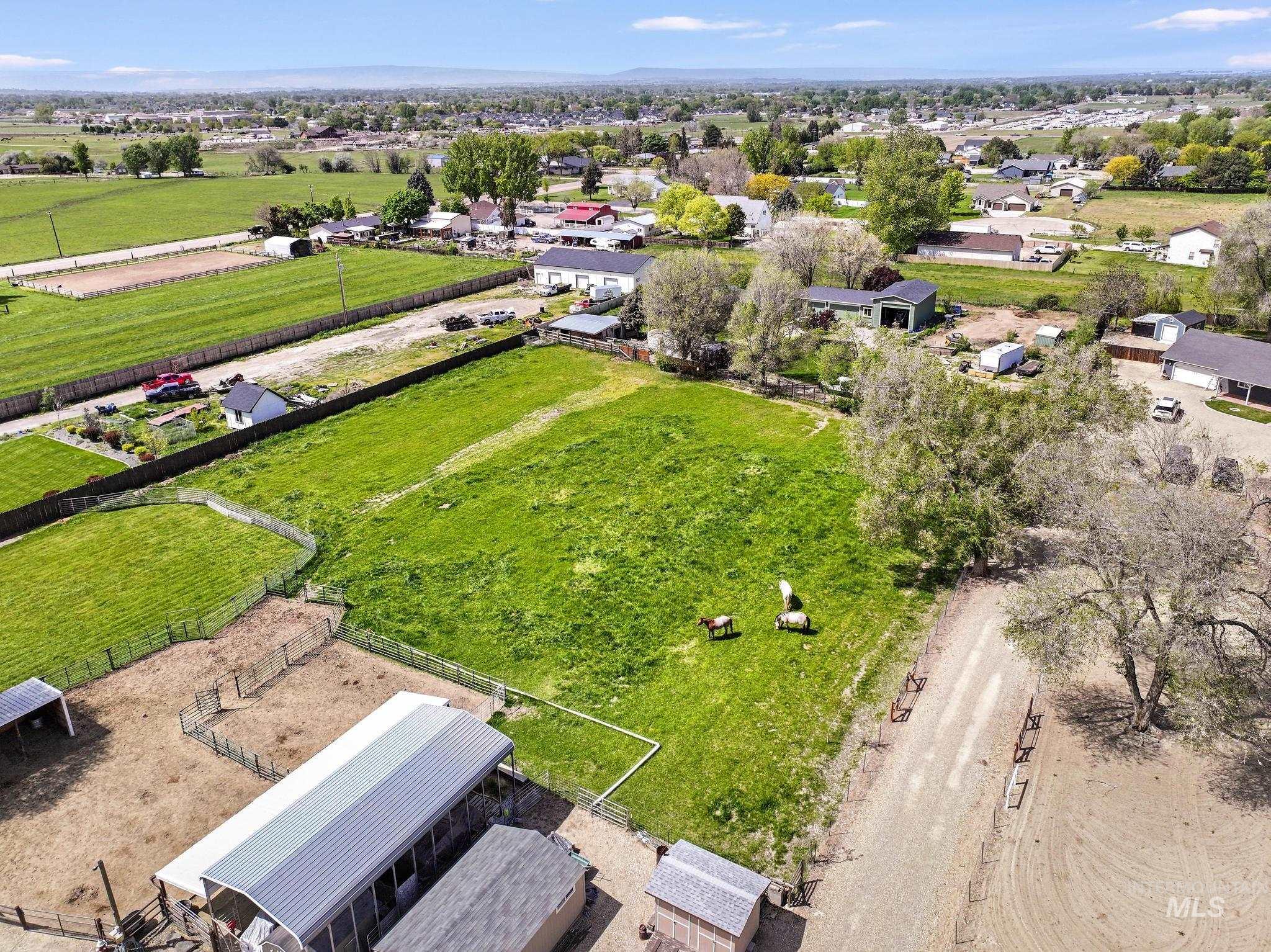 21 N Pit Lane, Nampa, Idaho 83687, 3 Bedrooms, 4 Bathrooms, Residential For Sale, Price $782,000,MLS 98986833