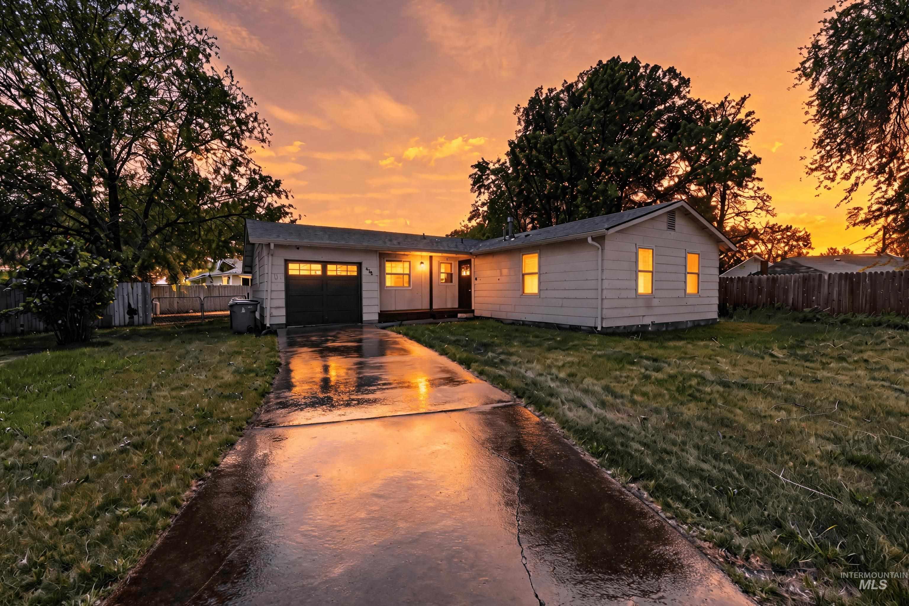 702 18th Ave. N, Nampa, Idaho 83687, 3 Bedrooms, 1.5 Bathrooms, Residential For Sale, Price $325,000, 98986837