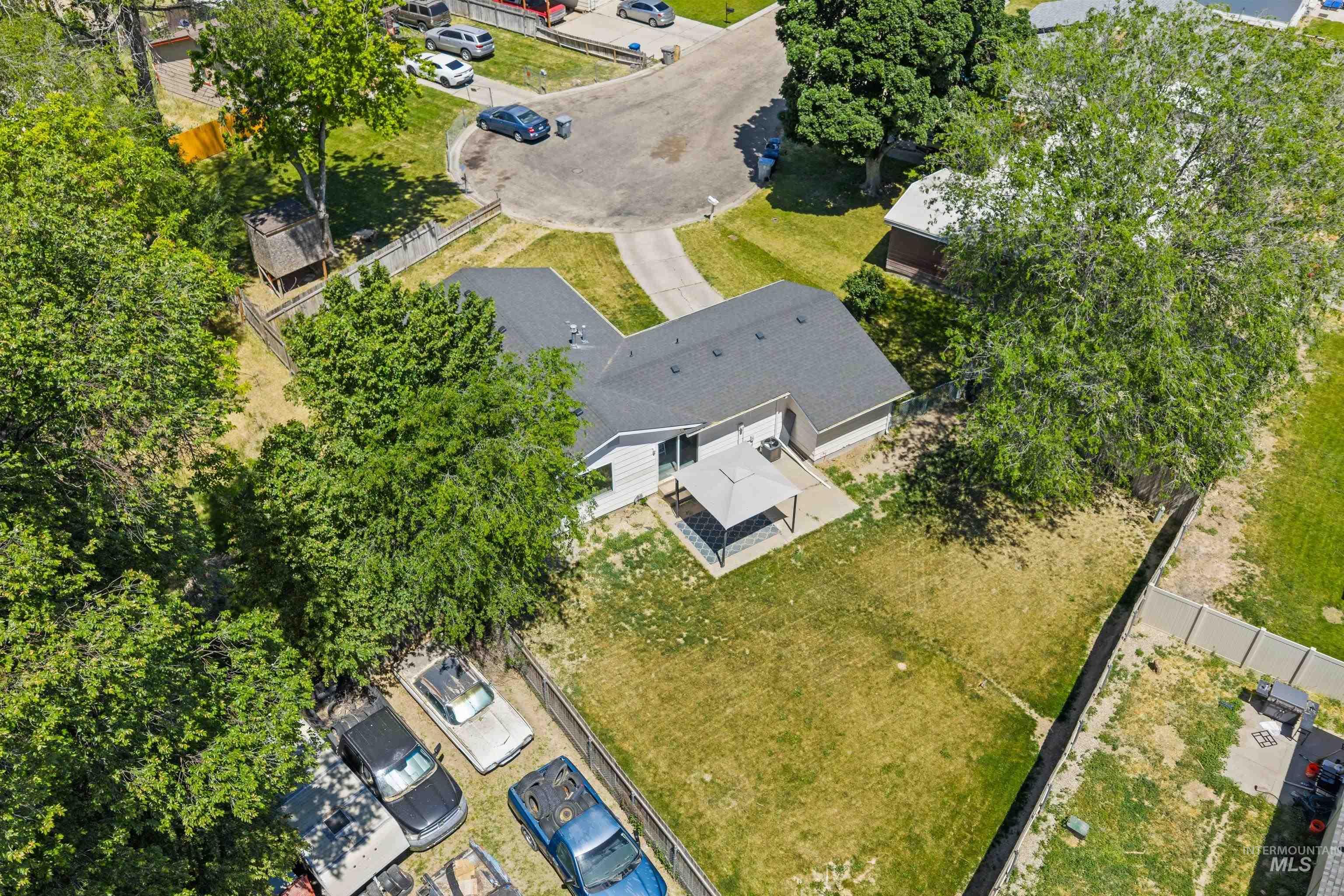 702 18th Ave. N, Nampa, Idaho 83687, 3 Bedrooms, 1.5 Bathrooms, Residential For Sale, Price $325,000,MLS 98986837