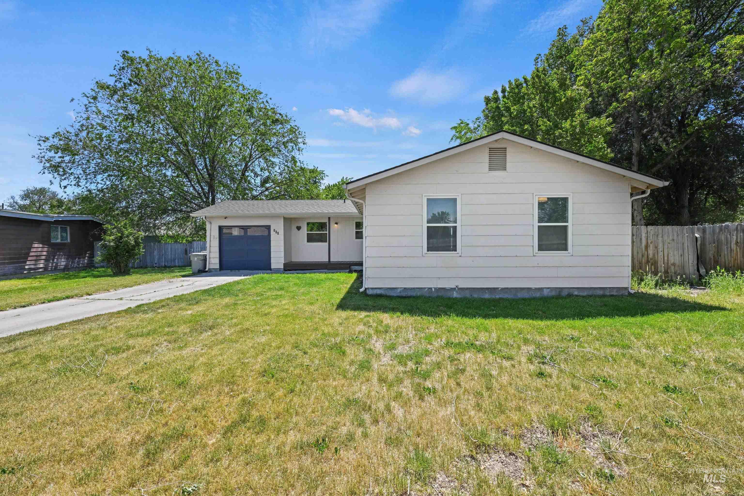 702 18th Ave. N, Nampa, Idaho 83687, 3 Bedrooms, 1.5 Bathrooms, Residential For Sale, Price $325,000,MLS 98986837