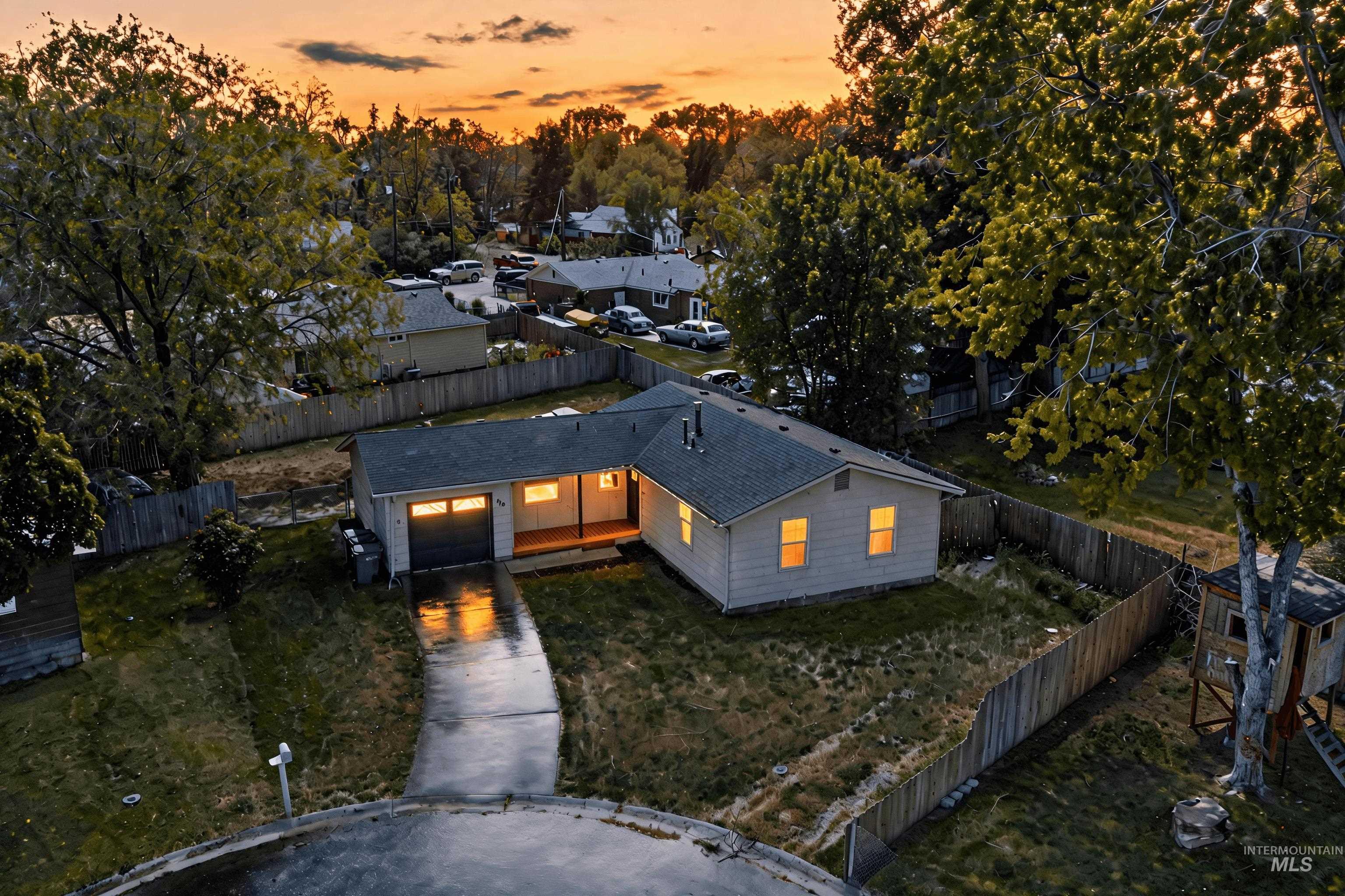 702 18th Ave. N, Nampa, Idaho 83687, 3 Bedrooms, 1.5 Bathrooms, Residential For Sale, Price $325,000,MLS 98986837