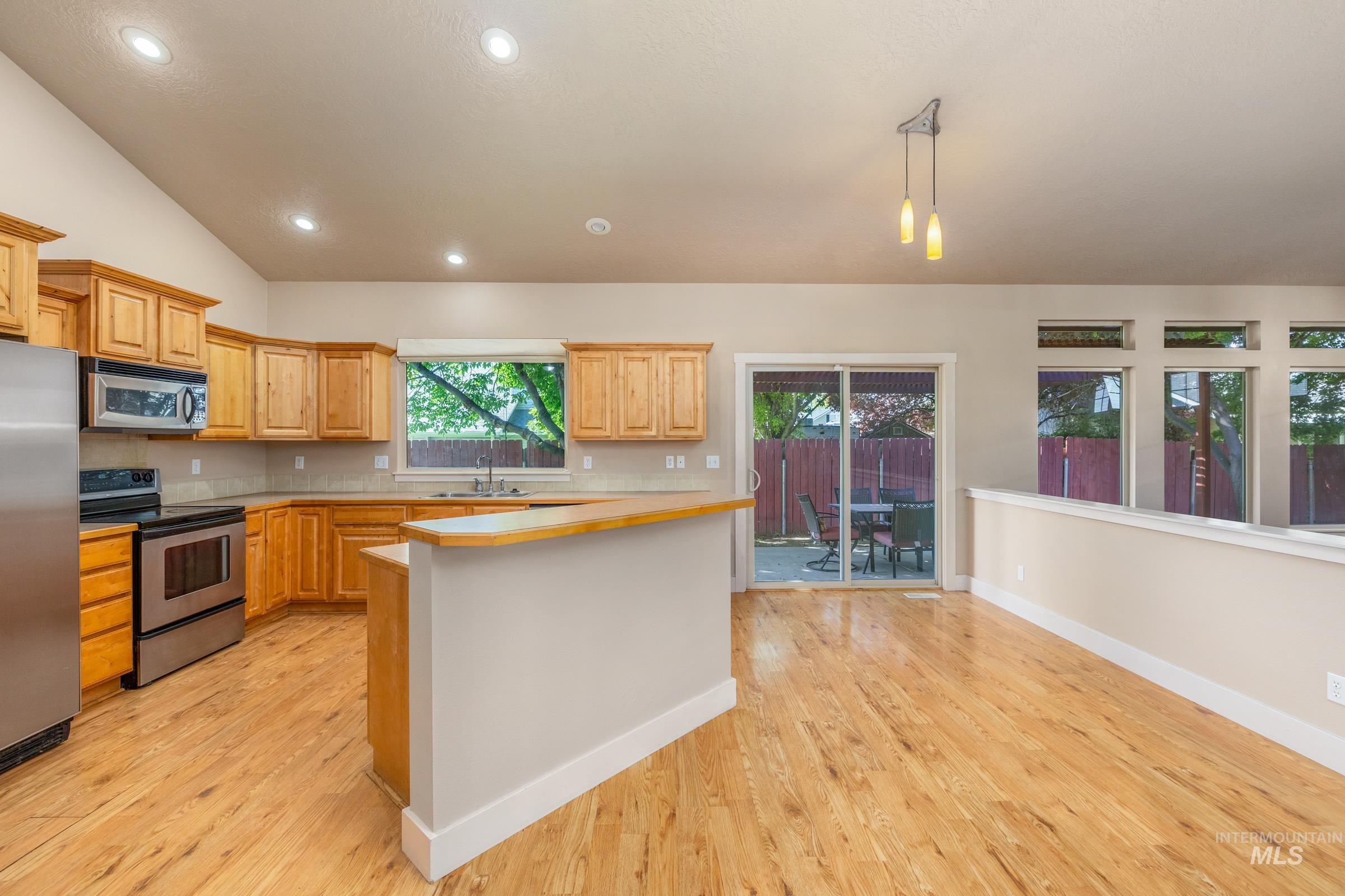 11543 W Wagon Pass Ct, Boise, Idaho 83709, 4 Bedrooms, 2.5 Bathrooms, Residential For Sale, Price $549,900, 98986840