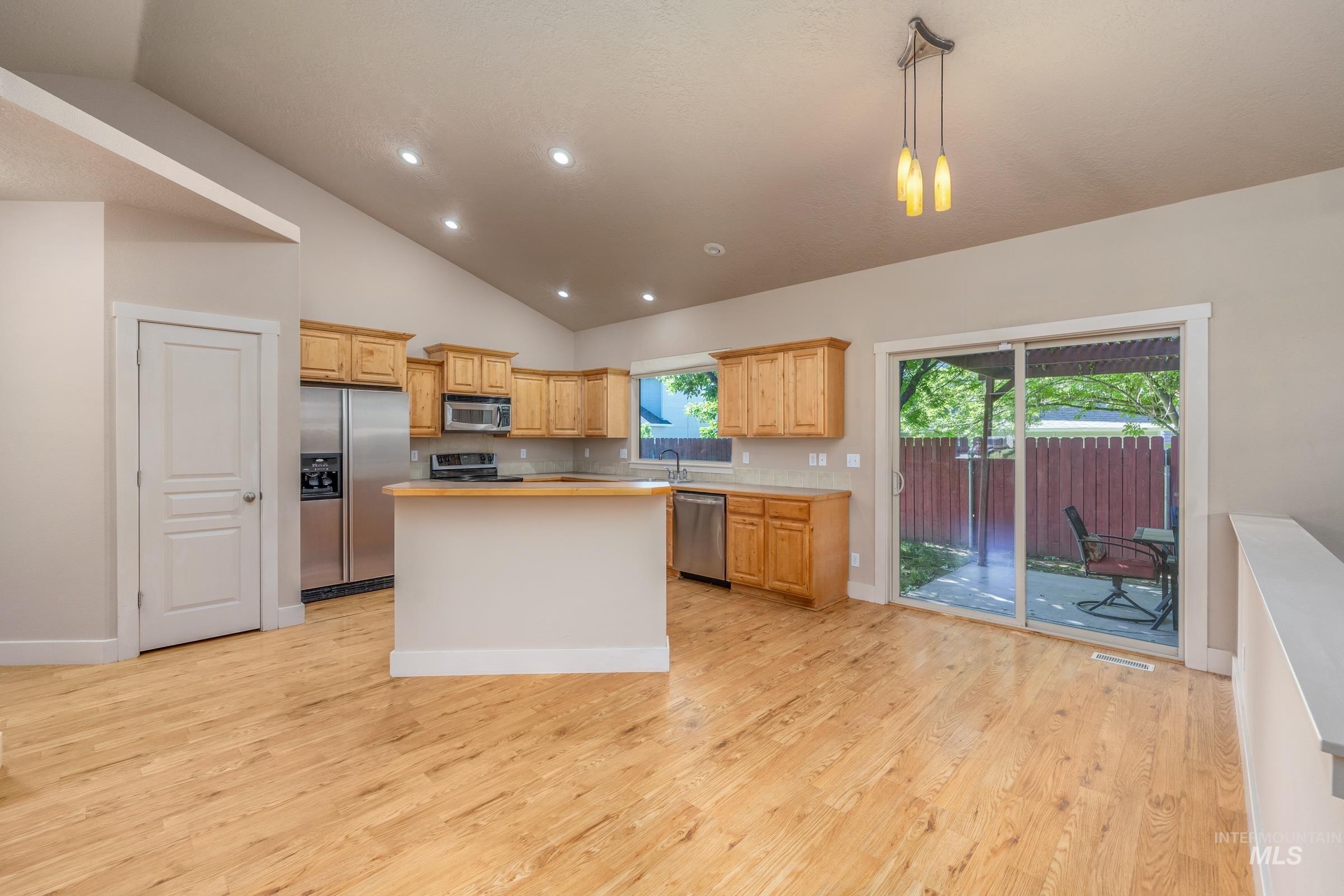 11543 W Wagon Pass Ct, Boise, Idaho 83709, 4 Bedrooms, 2.5 Bathrooms, Residential For Sale, Price $549,900, 98986840
