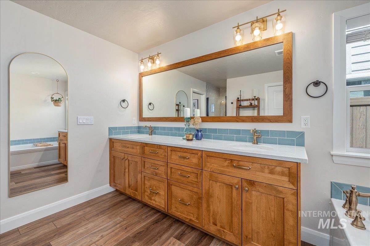 3862 E Collingwood St, Meridian, Idaho 83642-5661, 3 Bedrooms, 2 Bathrooms, Residential For Sale, Price $525,000,MLS 98986841