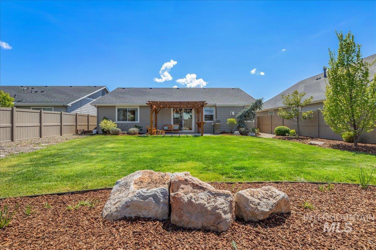 3862 E Collingwood St, Meridian, Idaho 83642-5661, 3 Bedrooms, 2 Bathrooms, Residential For Sale, Price $525,000,MLS 98986841