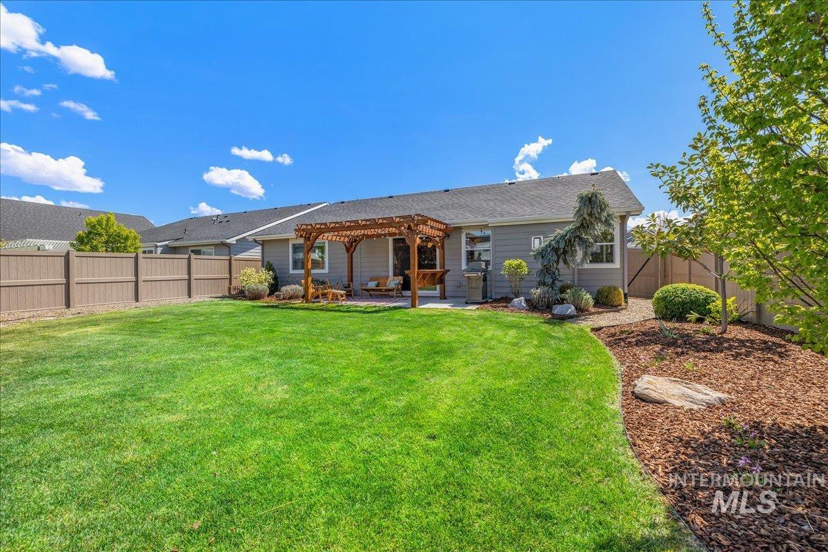 3862 E Collingwood St, Meridian, Idaho 83642-5661, 3 Bedrooms, 2 Bathrooms, Residential For Sale, Price $525,000,MLS 98986841