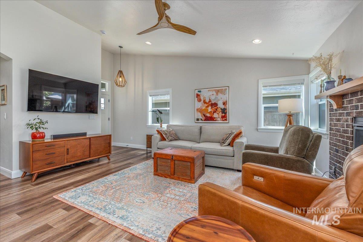 3862 E Collingwood St, Meridian, Idaho 83642-5661, 3 Bedrooms, 2 Bathrooms, Residential For Sale, Price $525,000,MLS 98986841