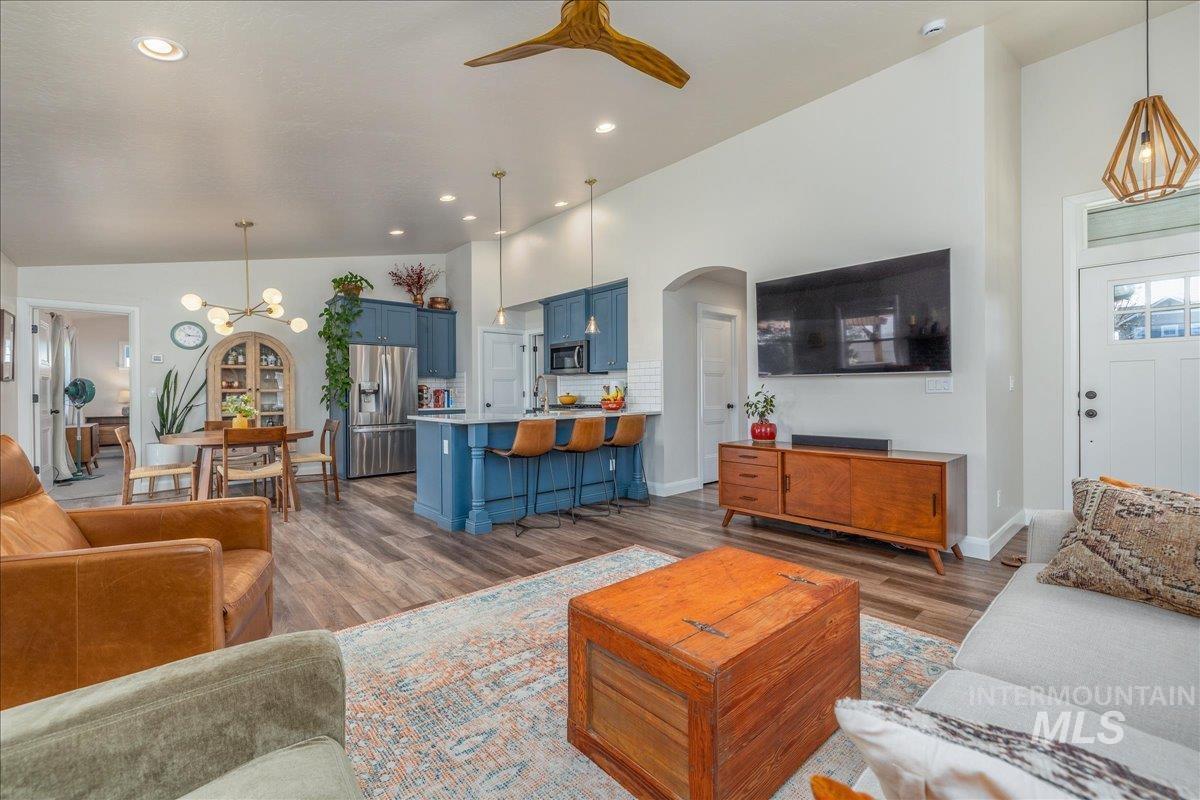 3862 E Collingwood St, Meridian, Idaho 83642-5661, 3 Bedrooms, 2 Bathrooms, Residential For Sale, Price $525,000,MLS 98986841