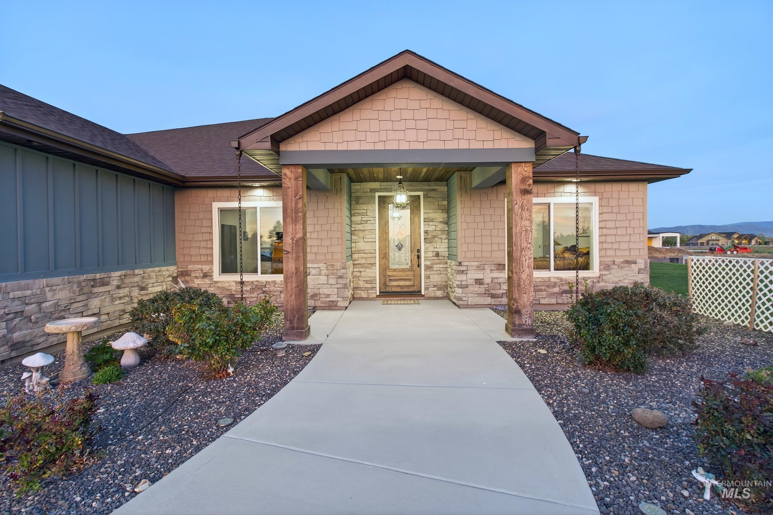 377 Skyline Dr, Rupert, Idaho 83350, 3 Bedrooms, 2.5 Bathrooms, Residential For Sale, Price $755,000,MLS 98986843