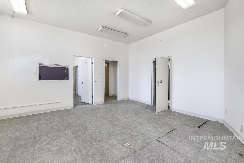 714 Shoshone Street W, Twin Falls, Idaho 83301, Business/Commercial For Sale, Price $30,000,MLS 98986846