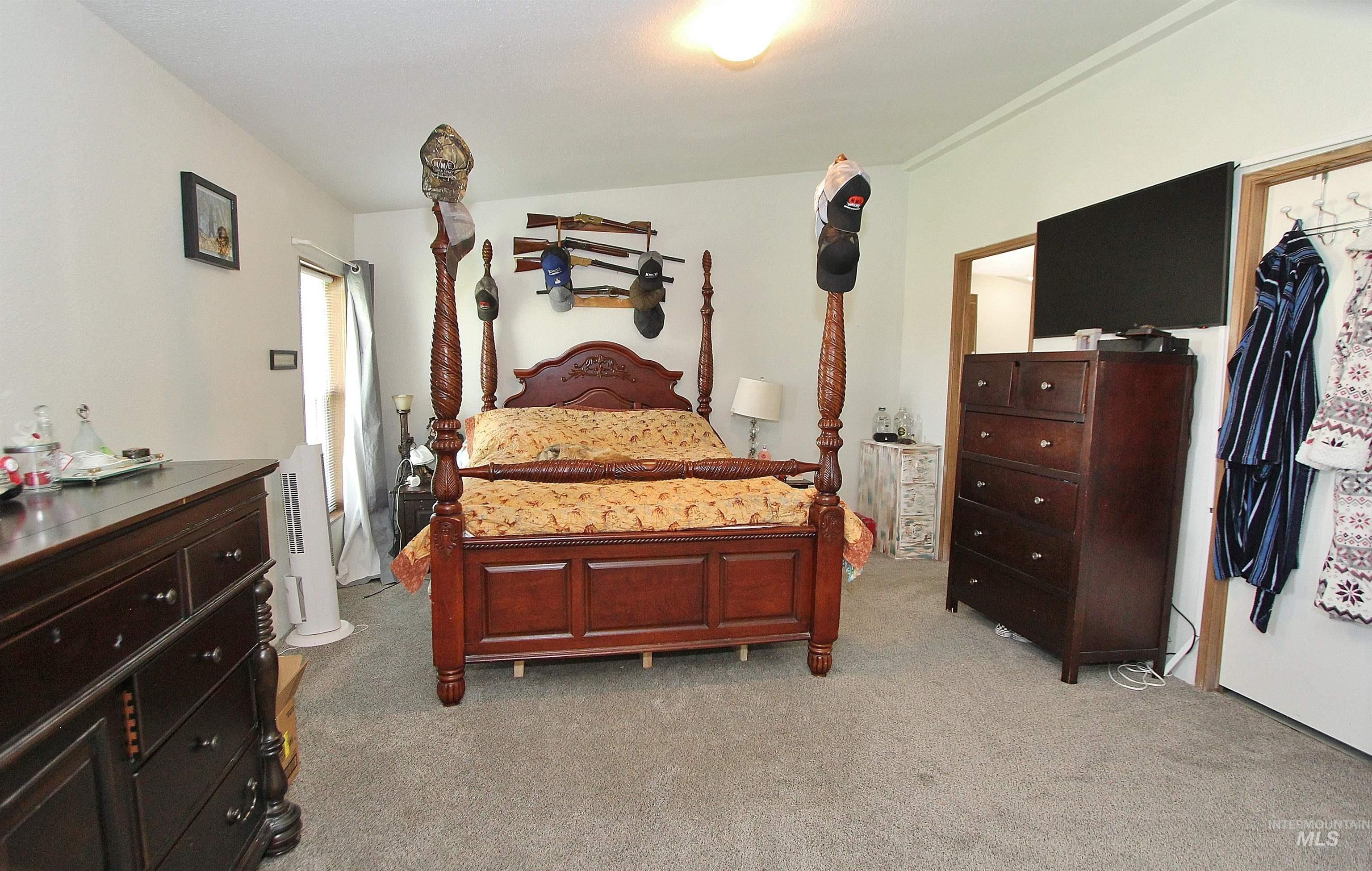 10289 W Desert Duck Ave, Mountain Home, Idaho 83647, 4 Bedrooms, 2 Bathrooms, Residential For Sale, Price $440,000,MLS 98986847