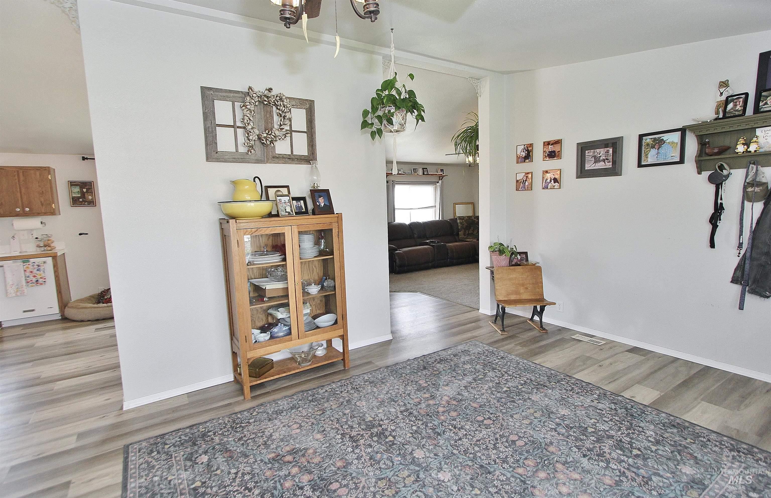 10289 W Desert Duck Ave, Mountain Home, Idaho 83647, 4 Bedrooms, 2 Bathrooms, Residential For Sale, Price $440,000,MLS 98986847