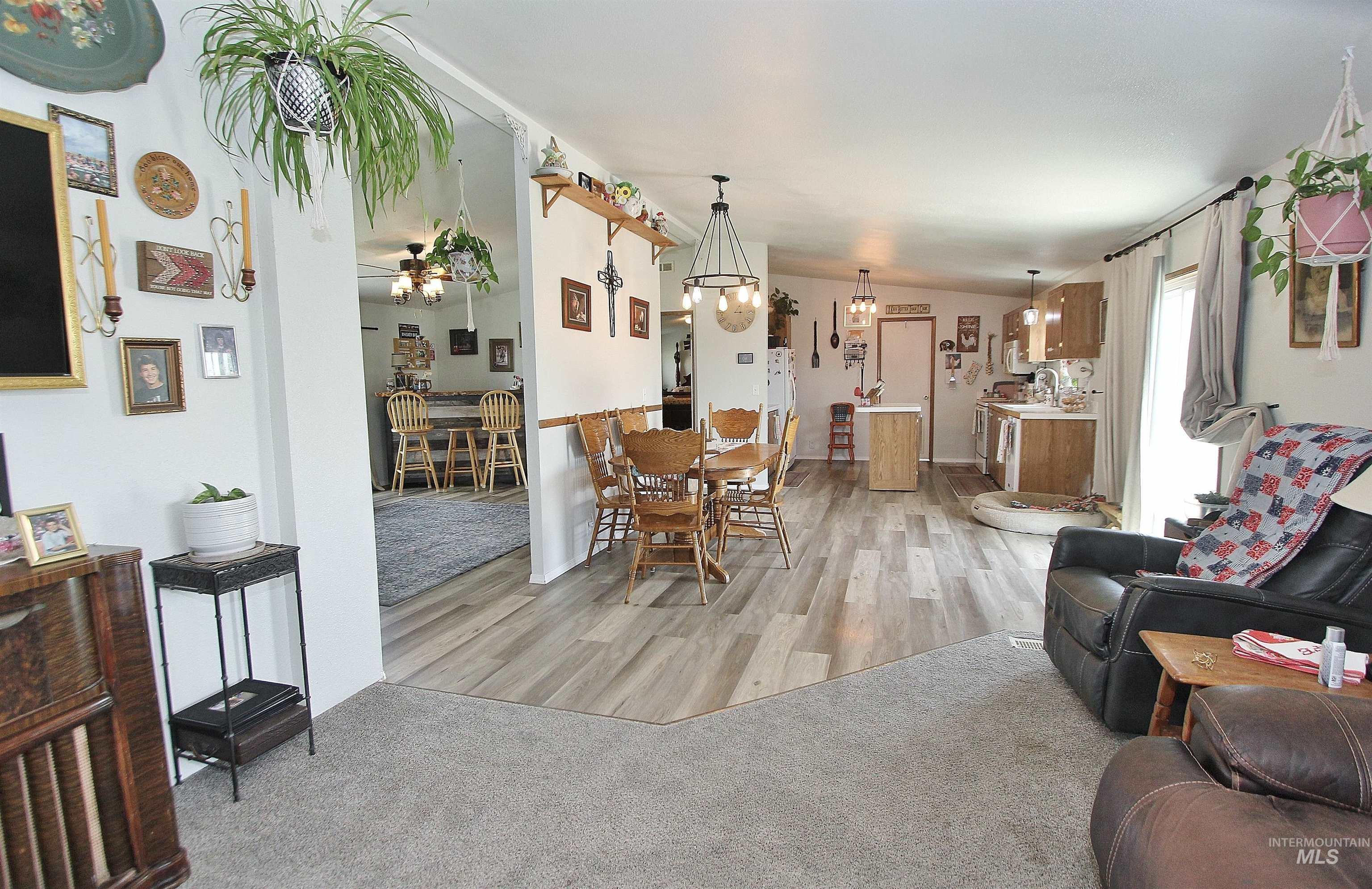 10289 W Desert Duck Ave, Mountain Home, Idaho 83647, 4 Bedrooms, 2 Bathrooms, Residential For Sale, Price $440,000,MLS 98986847