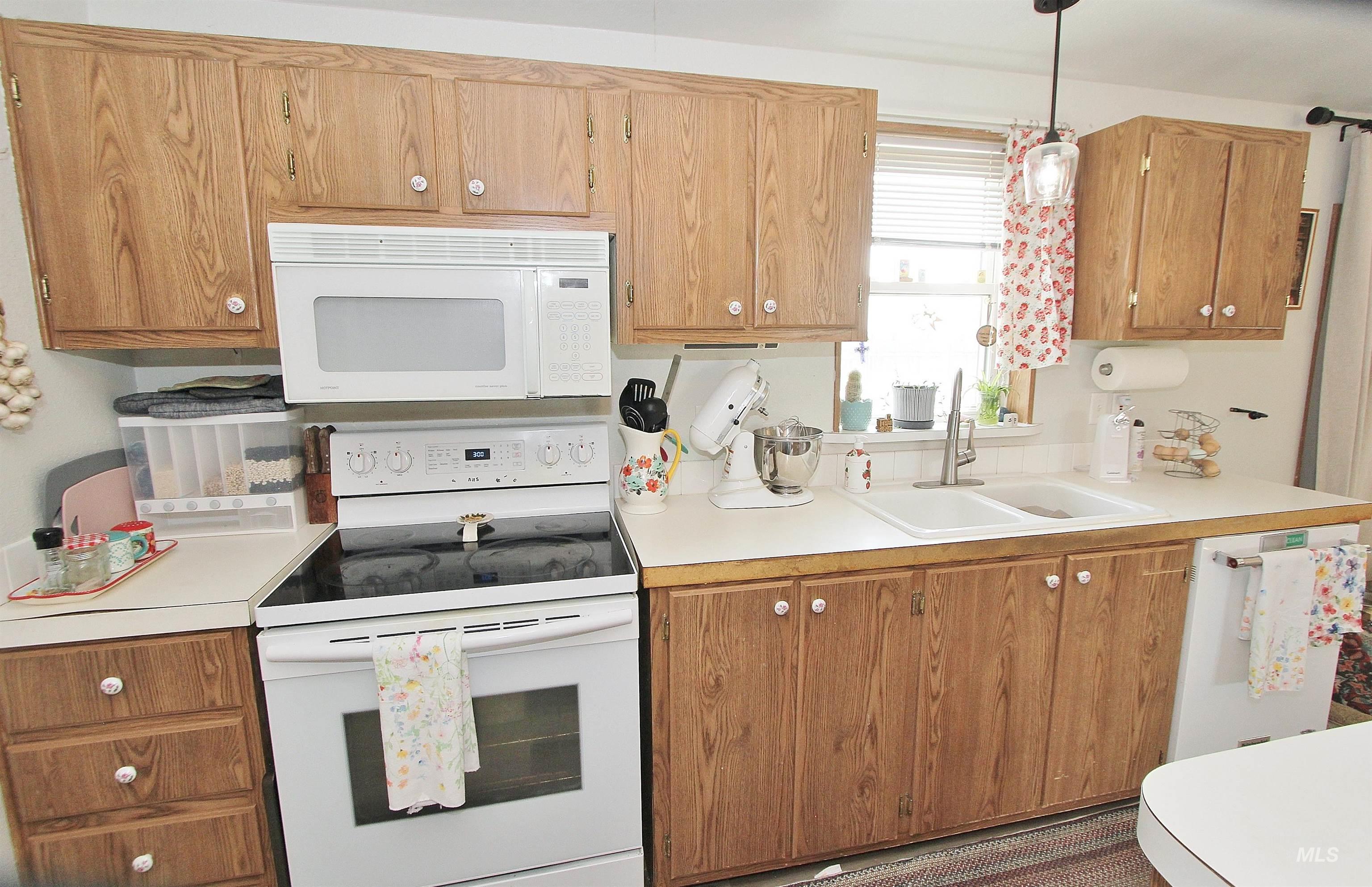 10289 W Desert Duck Ave, Mountain Home, Idaho 83647, 4 Bedrooms, 2 Bathrooms, Residential For Sale, Price $440,000,MLS 98986847