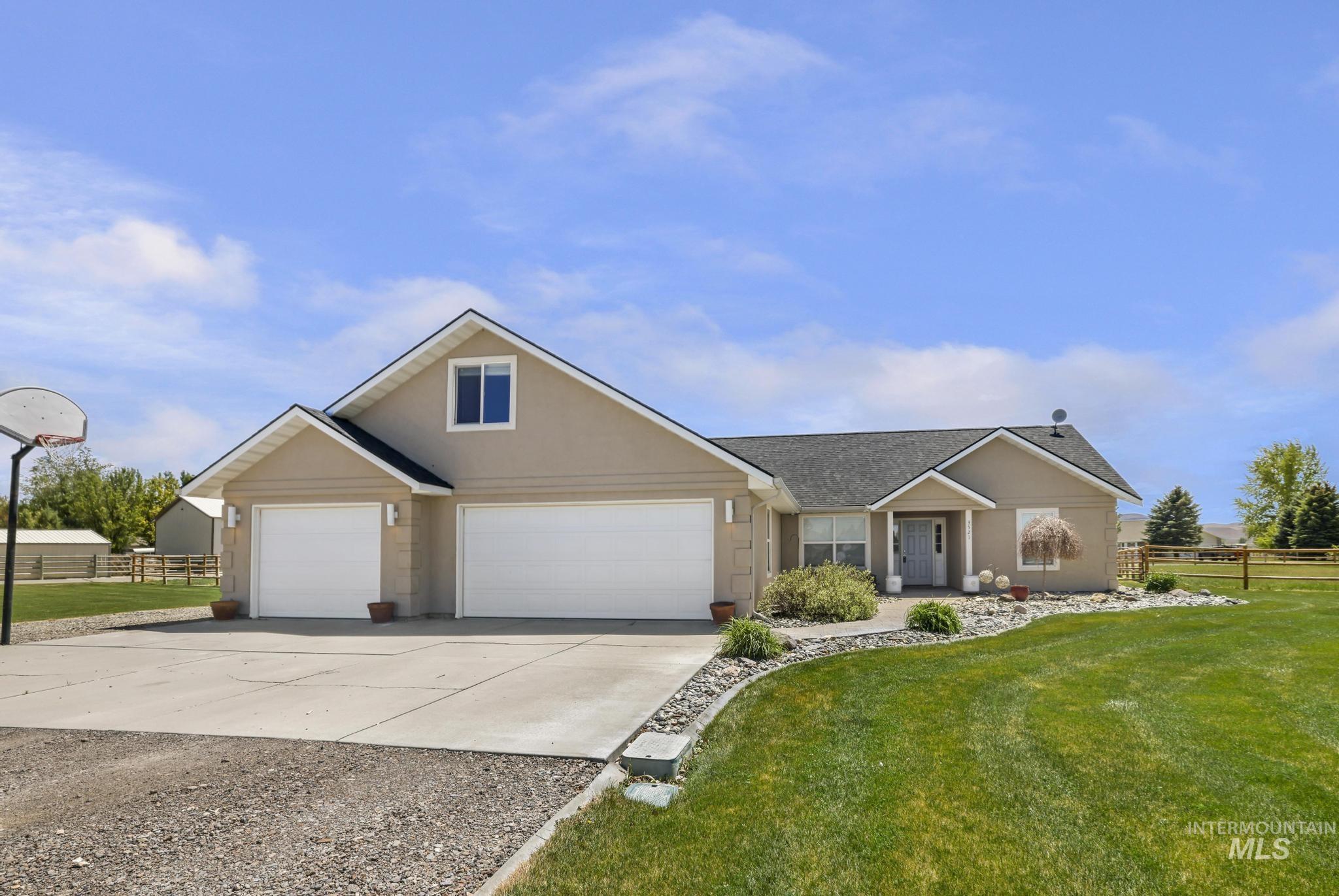 3521 E 3138 N, Kimberly, Idaho 83341-5361, 3 Bedrooms, 2 Bathrooms, Residential For Sale, Price $529,000, 98986848