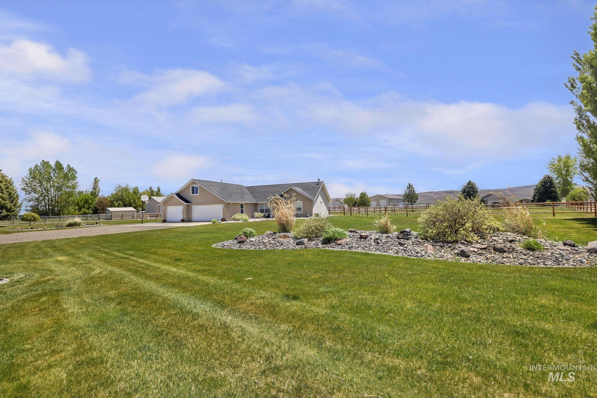 3521 E 3138 N, Kimberly, Idaho 83341-5361, 3 Bedrooms, 2 Bathrooms, Residential For Sale, Price $529,000, 98986848