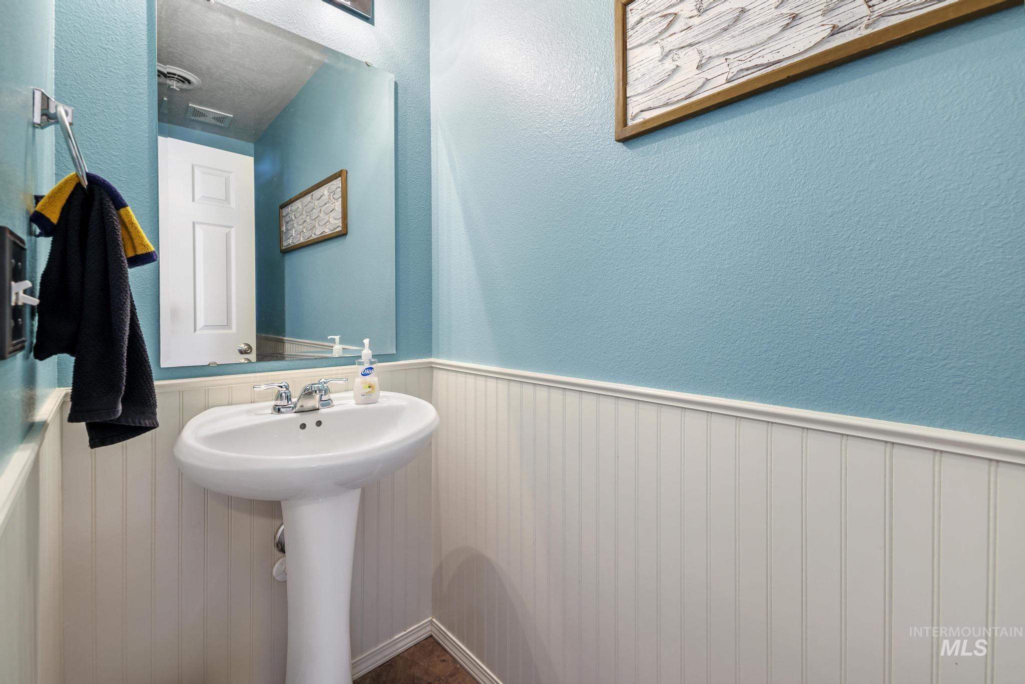 745 SW Lago, Mountain Home, Idaho 83647, 4 Bedrooms, 2.5 Bathrooms, Residential For Sale, Price $389,000, 98986850