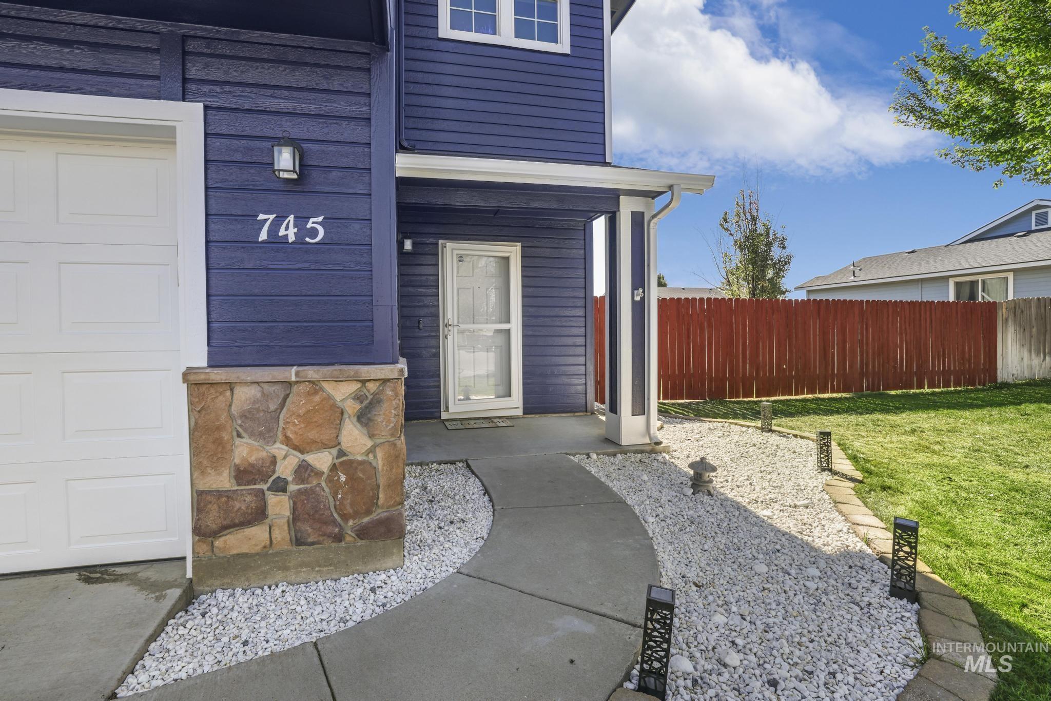 745 SW Lago, Mountain Home, Idaho 83647, 4 Bedrooms, 2.5 Bathrooms, Residential For Sale, Price $389,000, 98986850