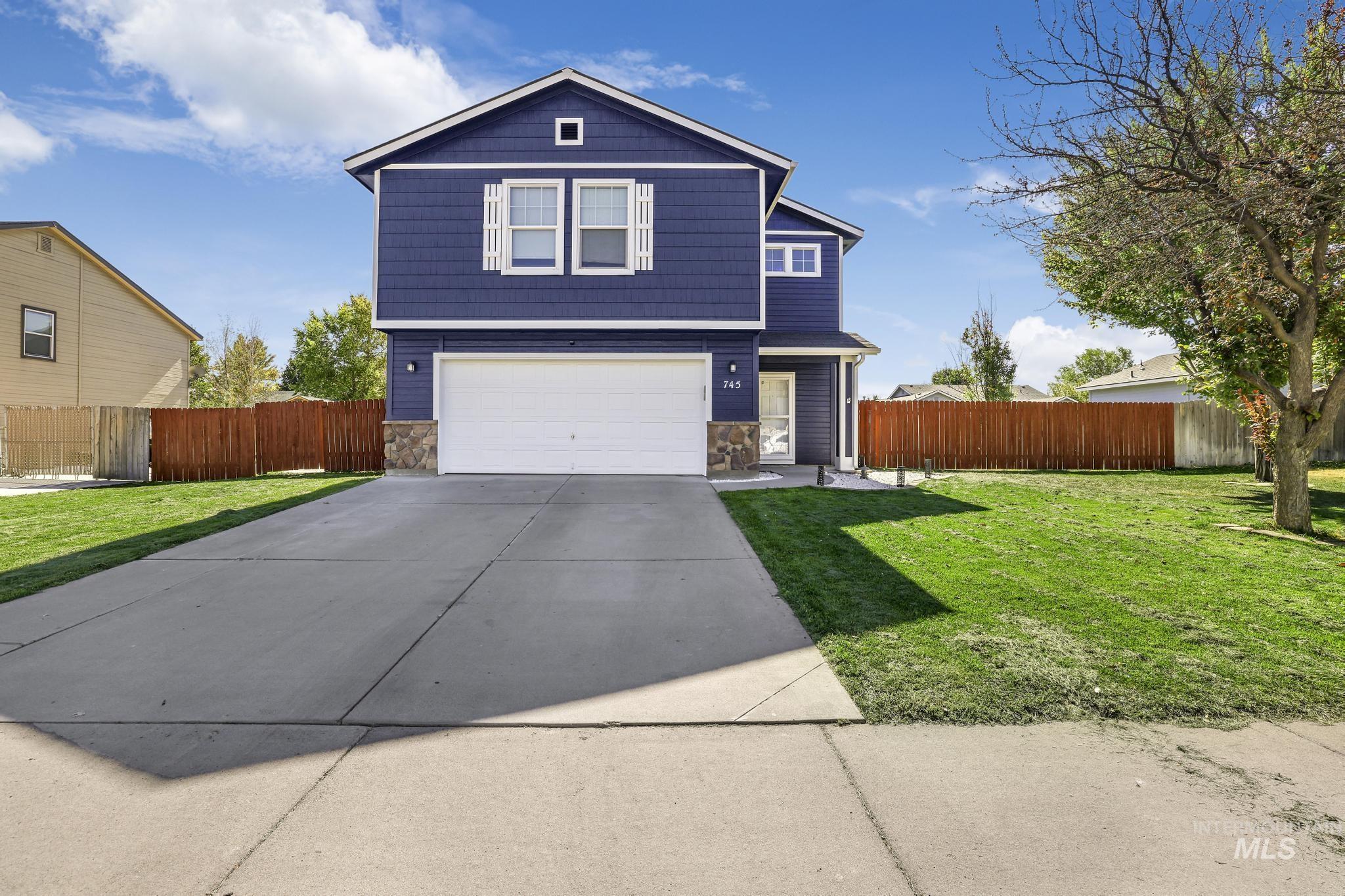 745 SW Lago, Mountain Home, Idaho 83647-6484, 4 Bedrooms, 2.5 Bathrooms, Residential For Sale, Price $389,000,MLS 98986850