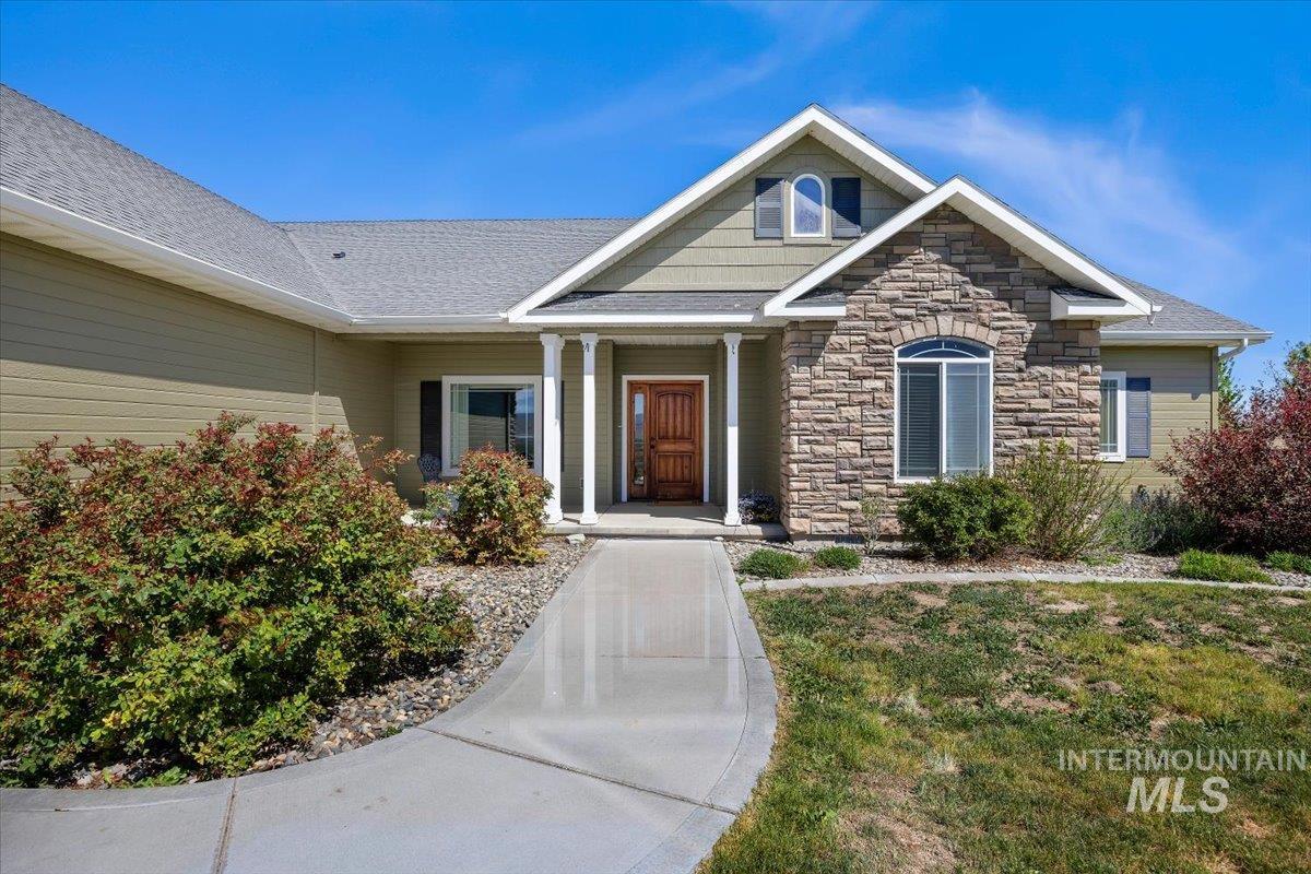 4150 E 3200 S, Hansen, Idaho 83334, 4 Bedrooms, 3 Bathrooms, Residential For Sale, Price $750,000,MLS 98986851