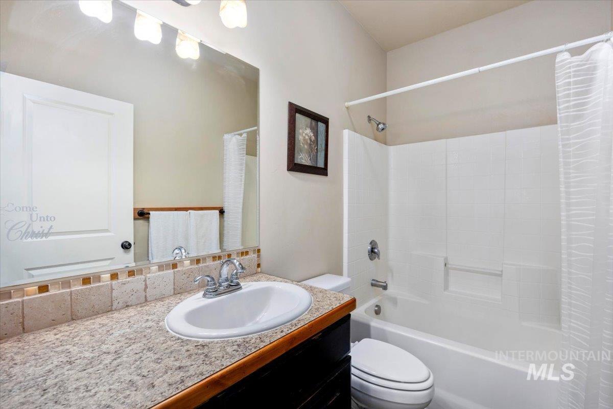 4150 E 3200 S, Hansen, Idaho 83334, 4 Bedrooms, 3 Bathrooms, Residential For Sale, Price $750,000,MLS 98986851