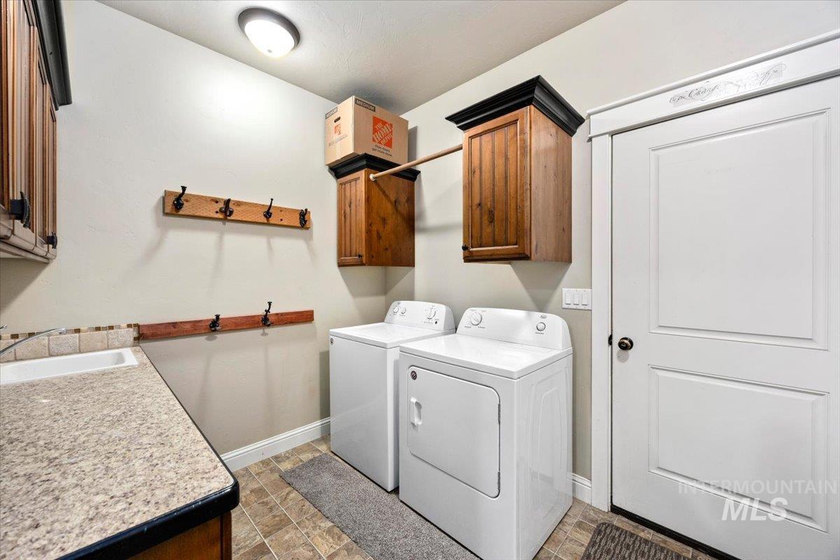 4150 E 3200 S, Hansen, Idaho 83334, 4 Bedrooms, 3 Bathrooms, Residential For Sale, Price $750,000,MLS 98986851