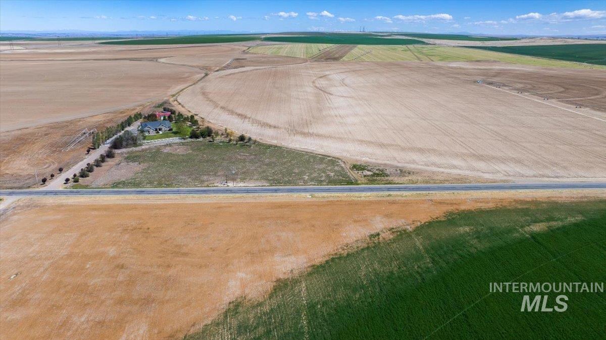 4150 E 3200 S, Hansen, Idaho 83334, 4 Bedrooms, 3 Bathrooms, Residential For Sale, Price $750,000,MLS 98986851