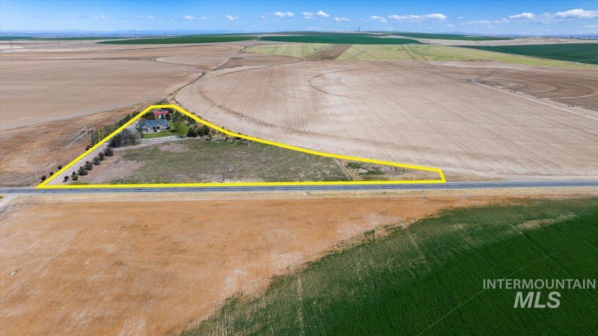 4150 E 3200 S, Hansen, Idaho 83334, 4 Bedrooms, 3 Bathrooms, Residential For Sale, Price $750,000,MLS 98986851