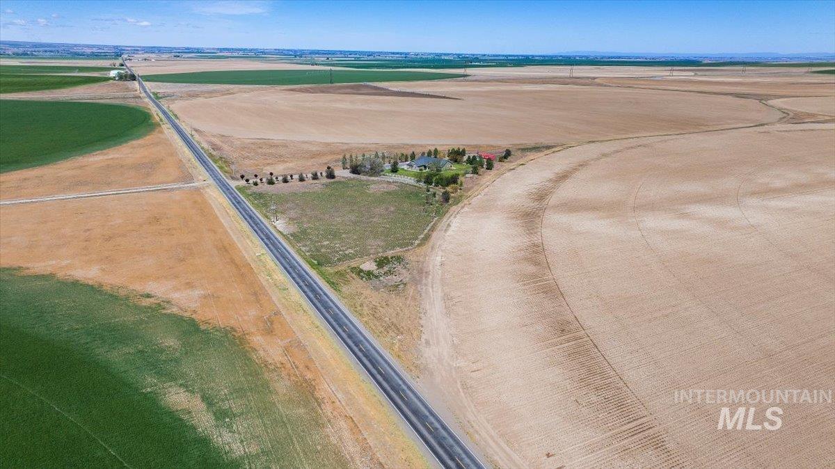 4150 E 3200 S, Hansen, Idaho 83334, 4 Bedrooms, 3 Bathrooms, Residential For Sale, Price $750,000,MLS 98986851