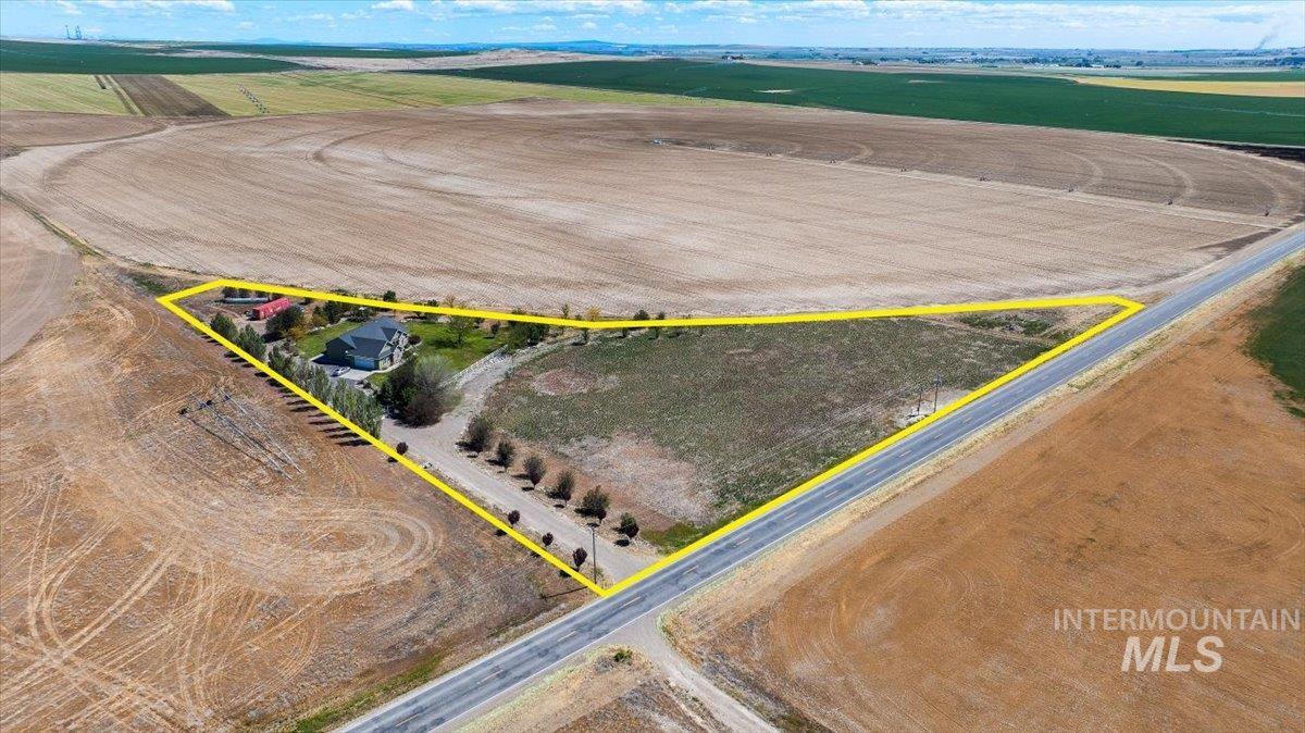 4150 E 3200 S, Hansen, Idaho 83334, 4 Bedrooms, 3 Bathrooms, Residential For Sale, Price $750,000,MLS 98986851