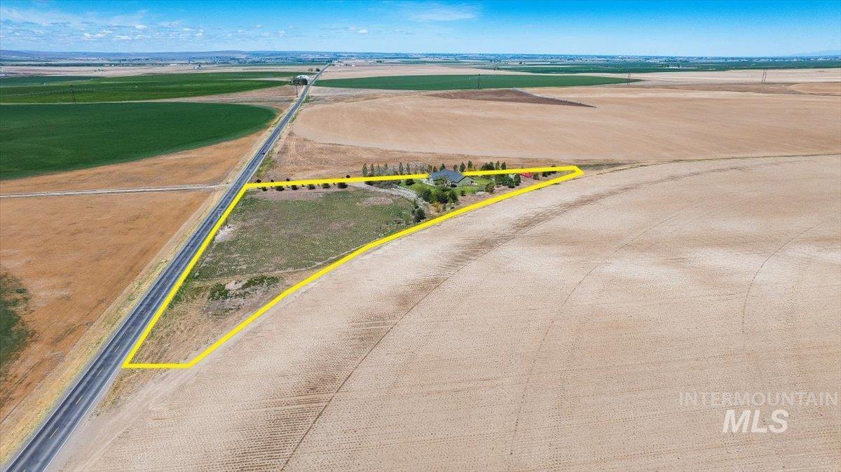4150 E 3200 S, Hansen, Idaho 83334, 4 Bedrooms, 3 Bathrooms, Residential For Sale, Price $750,000,MLS 98986851