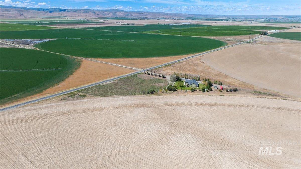 4150 E 3200 S, Hansen, Idaho 83334, 4 Bedrooms, 3 Bathrooms, Residential For Sale, Price $750,000,MLS 98986851