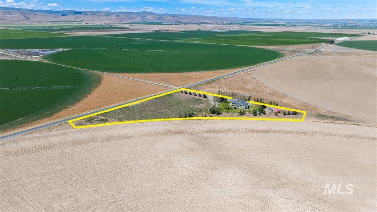 4150 E 3200 S, Hansen, Idaho 83334, 4 Bedrooms, 3 Bathrooms, Residential For Sale, Price $750,000,MLS 98986851