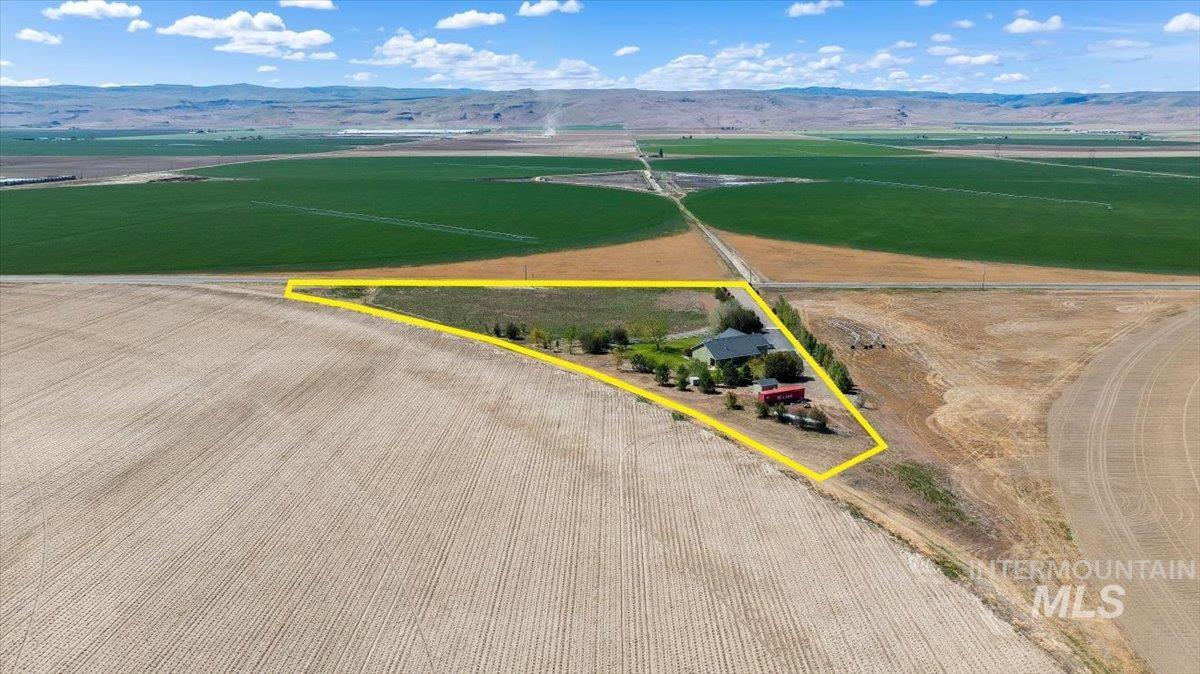 4150 E 3200 S, Hansen, Idaho 83334, 4 Bedrooms, 3 Bathrooms, Residential For Sale, Price $750,000,MLS 98986851